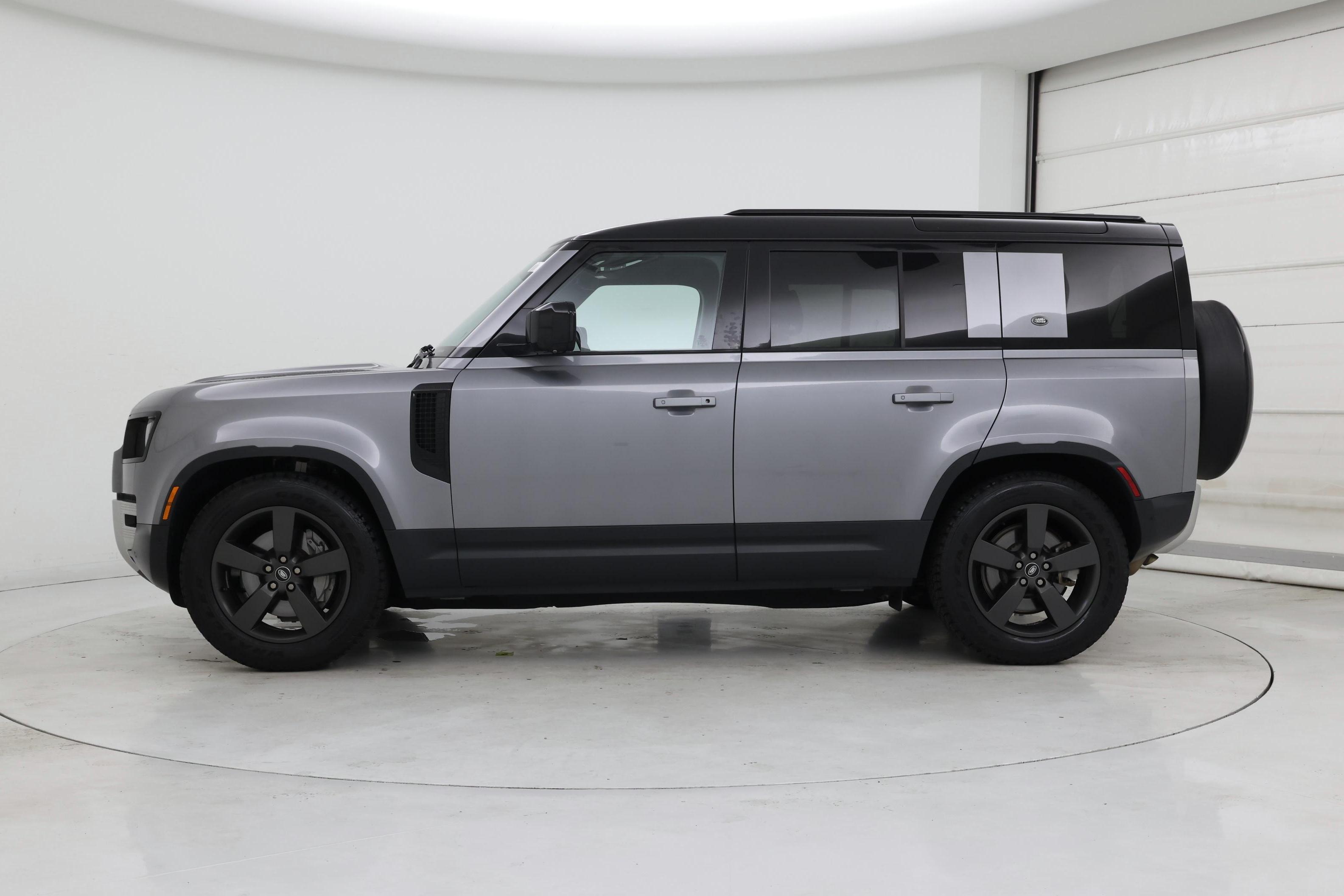 Thumbnail: 2023 Land Rover Defender - 3