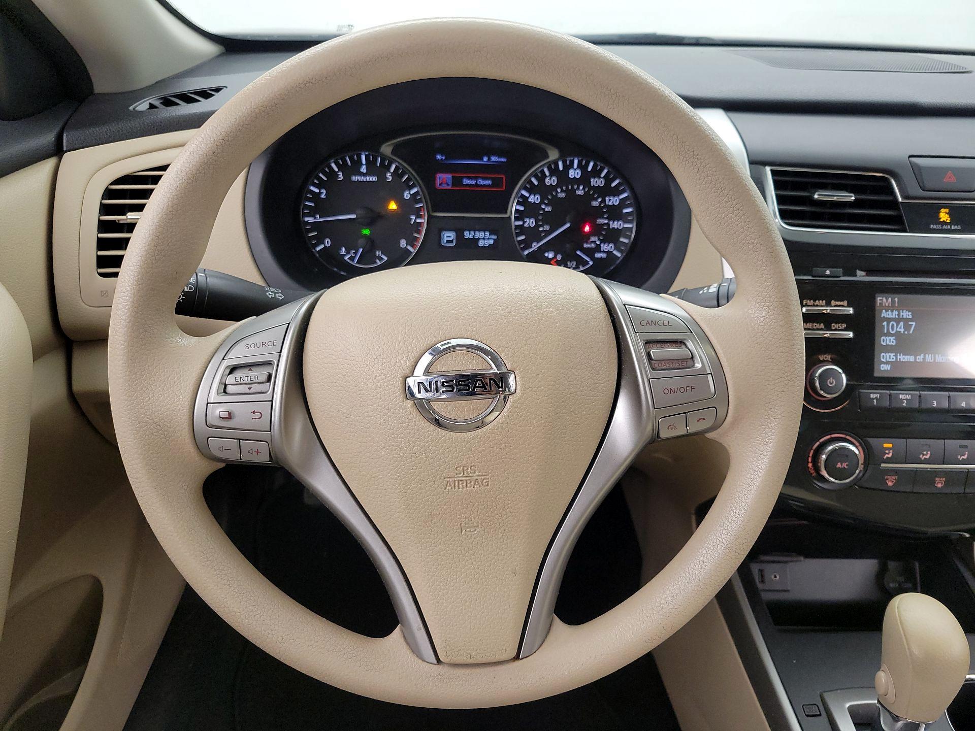 Thumbnail: 2015 Nissan Altima - 10