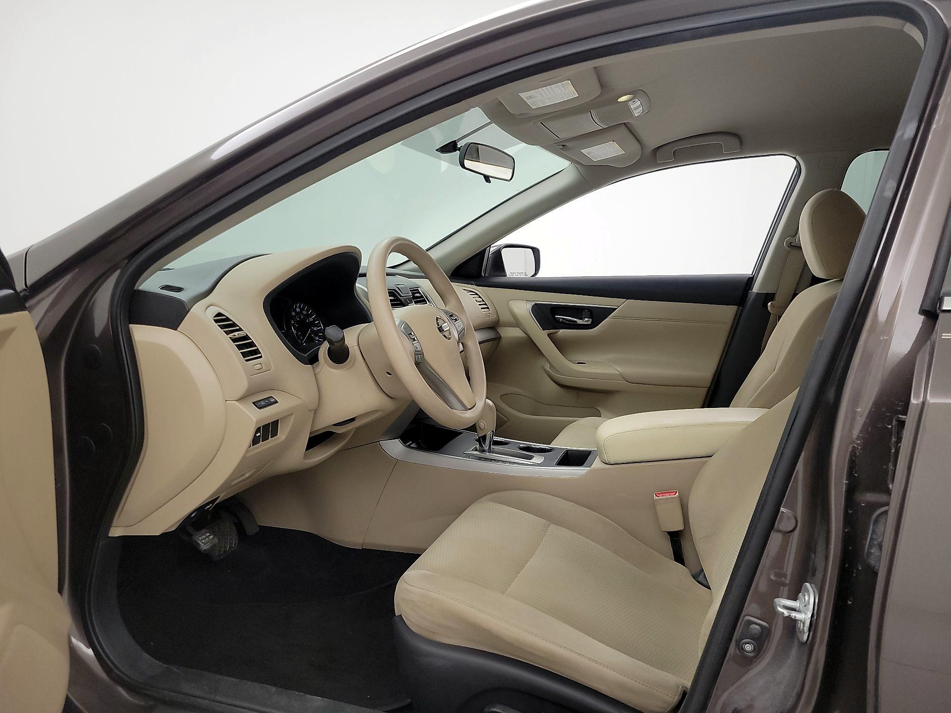 Thumbnail: 2015 Nissan Altima - 11