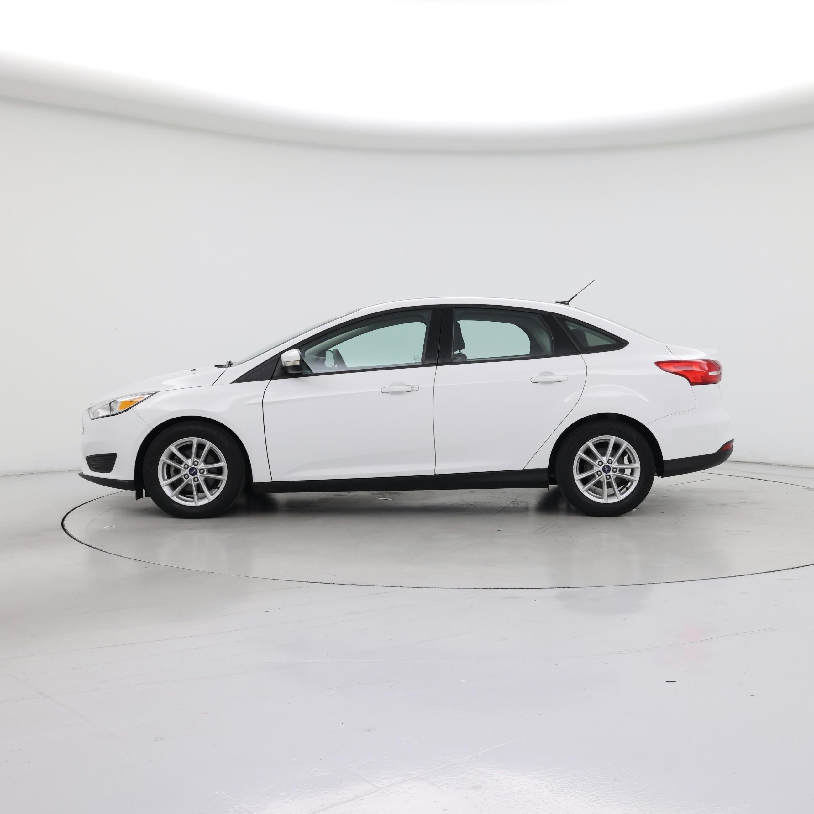 Thumbnail: 2016 Ford Focus - 3
