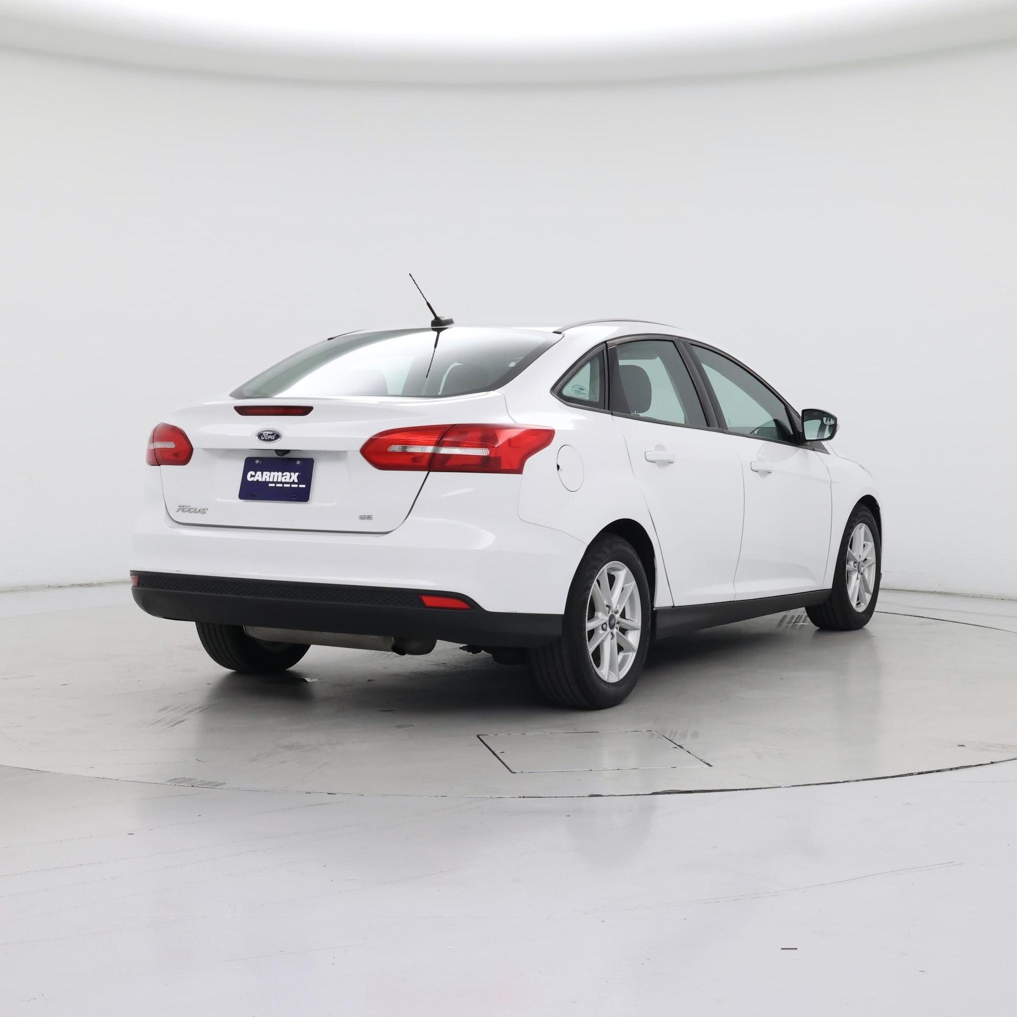 Thumbnail: 2016 Ford Focus - 8