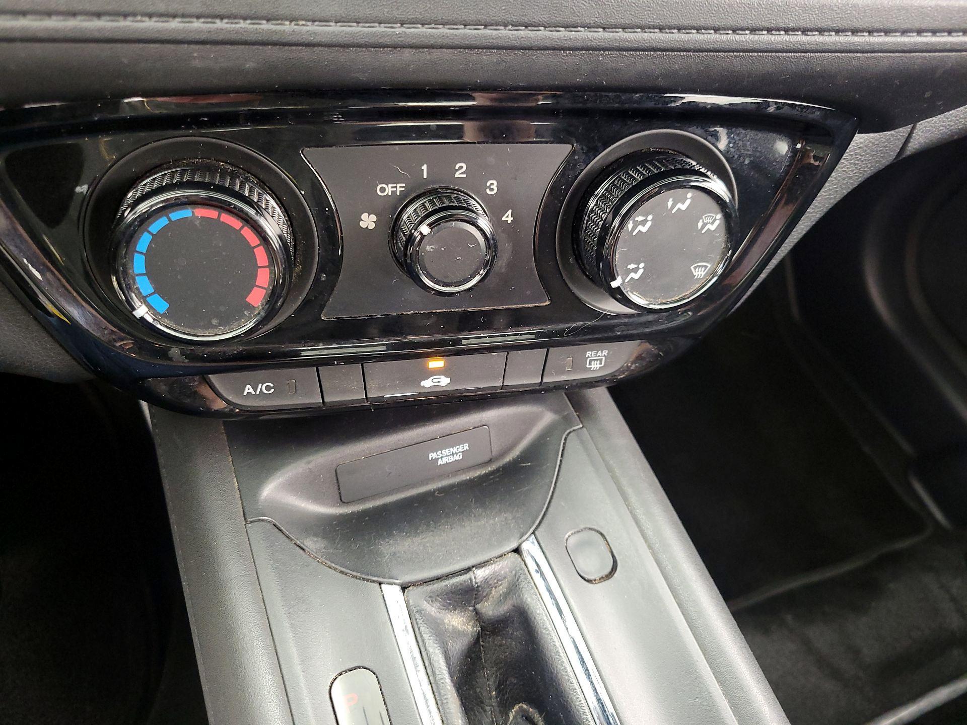 Thumbnail: 2019 Honda HR-V - 16