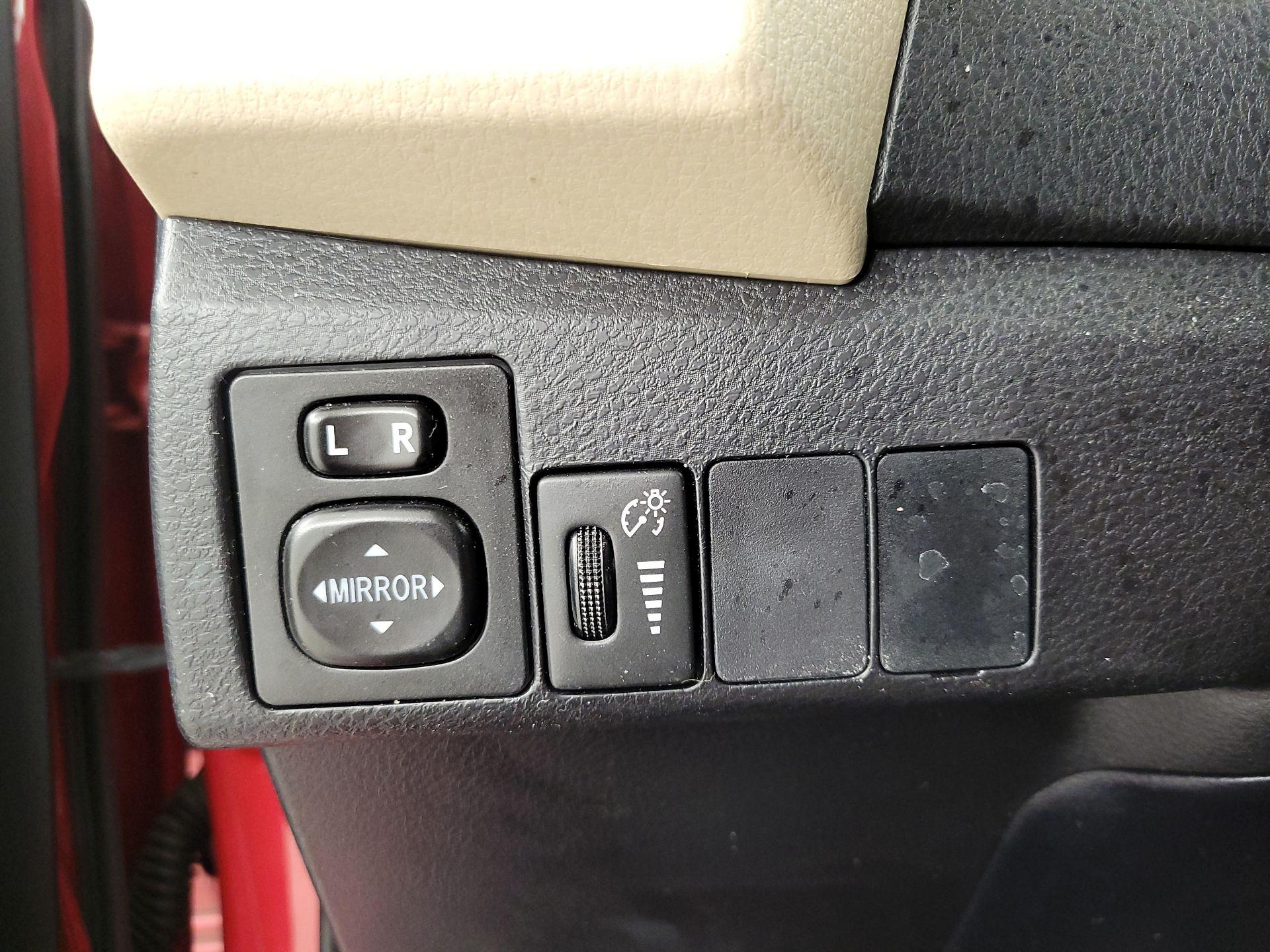 Thumbnail: 2016 Toyota Corolla - 13