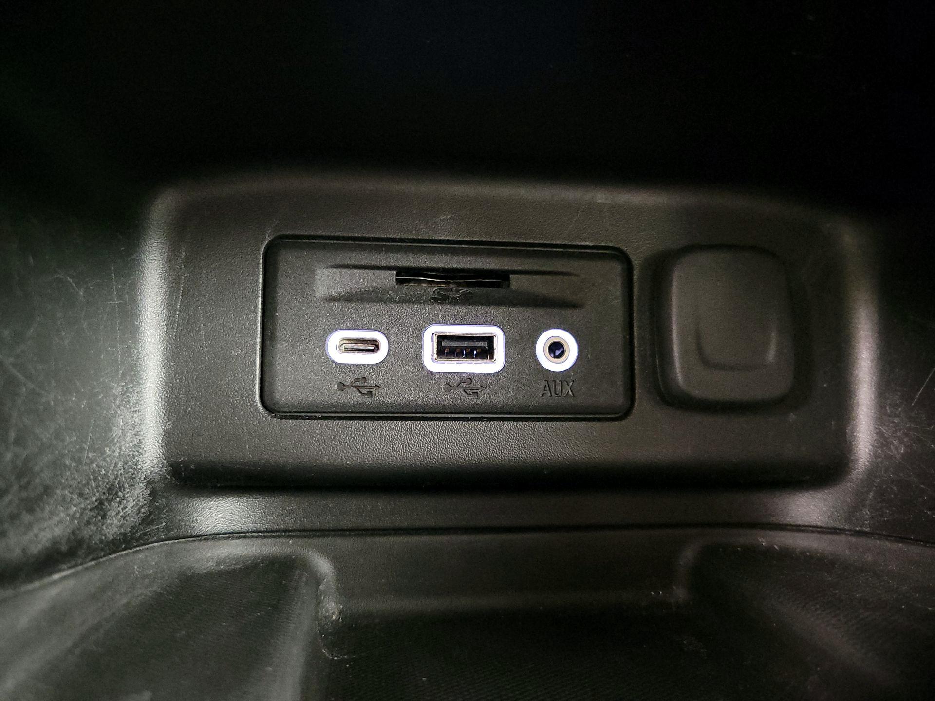 Thumbnail: 2019 Chevrolet Equinox - 18