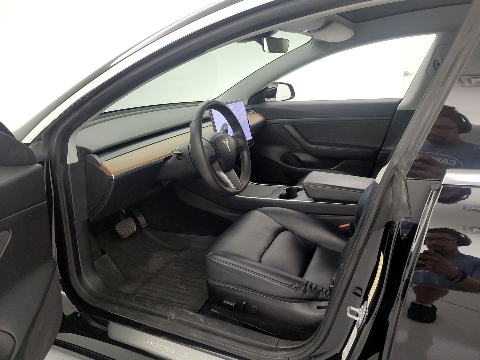 Thumbnail: 2020 Tesla Model 3 - 11