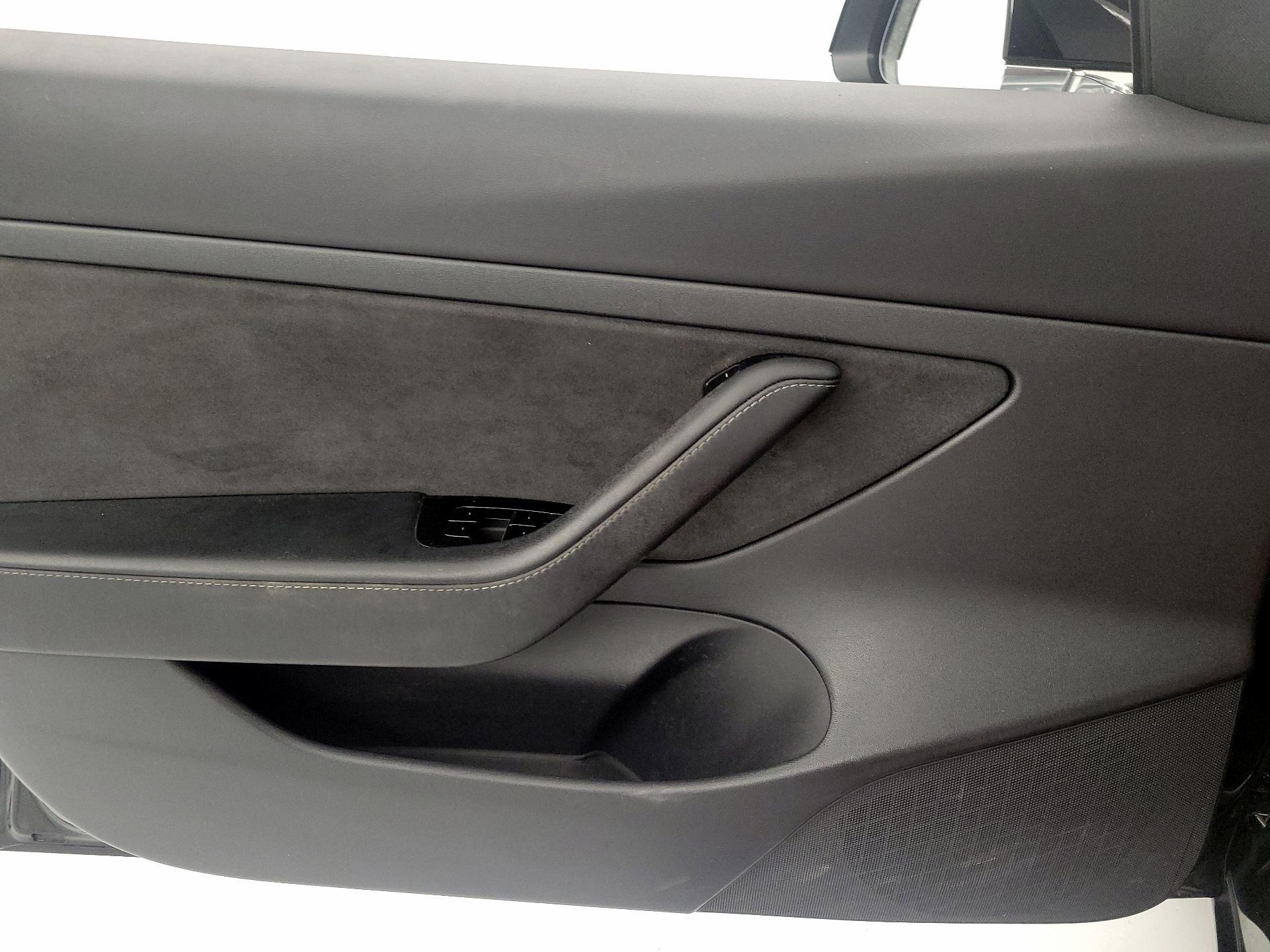 Thumbnail: 2020 Tesla Model 3 - 12