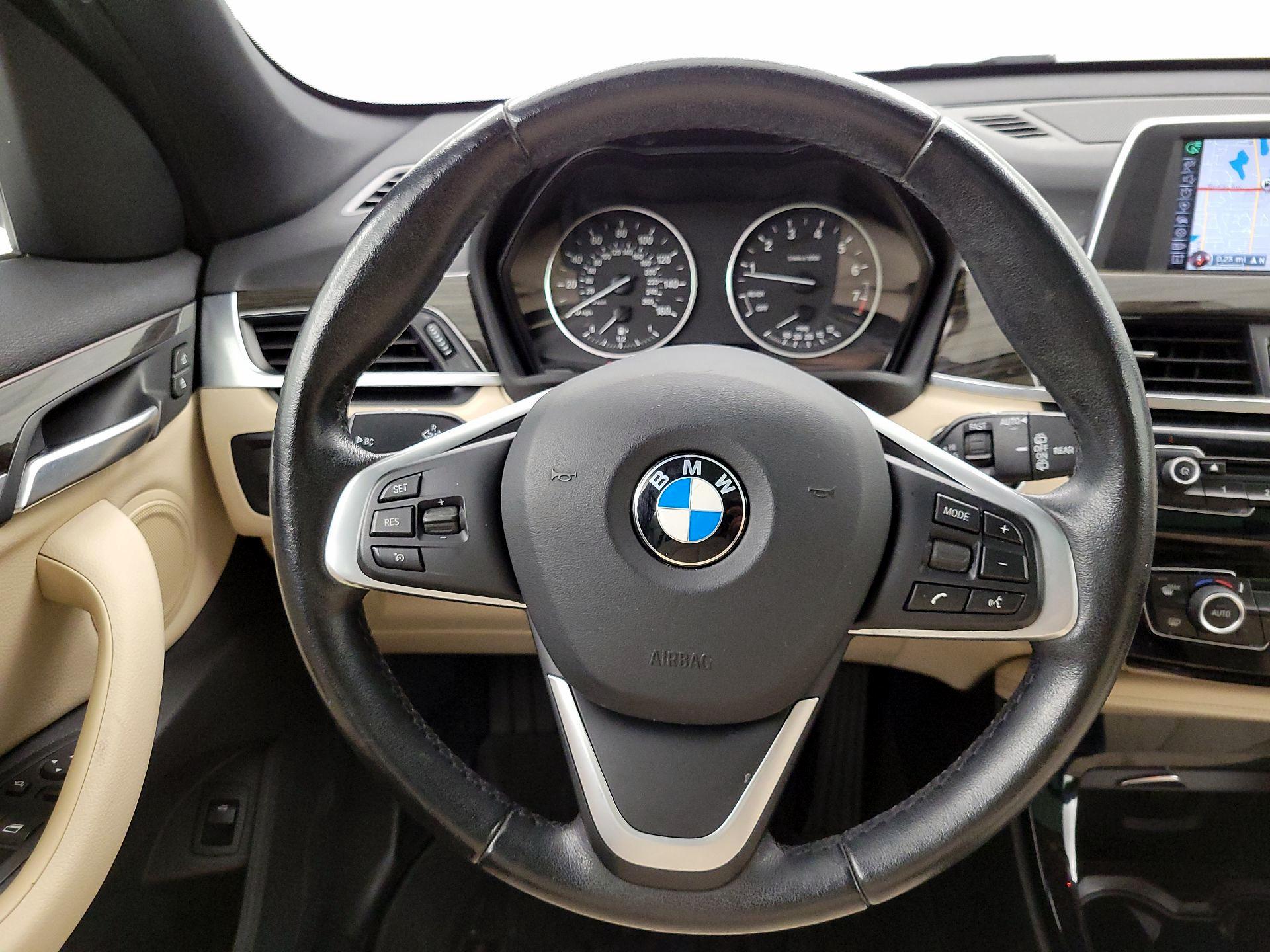 Thumbnail: 2016 BMW X1 - 10
