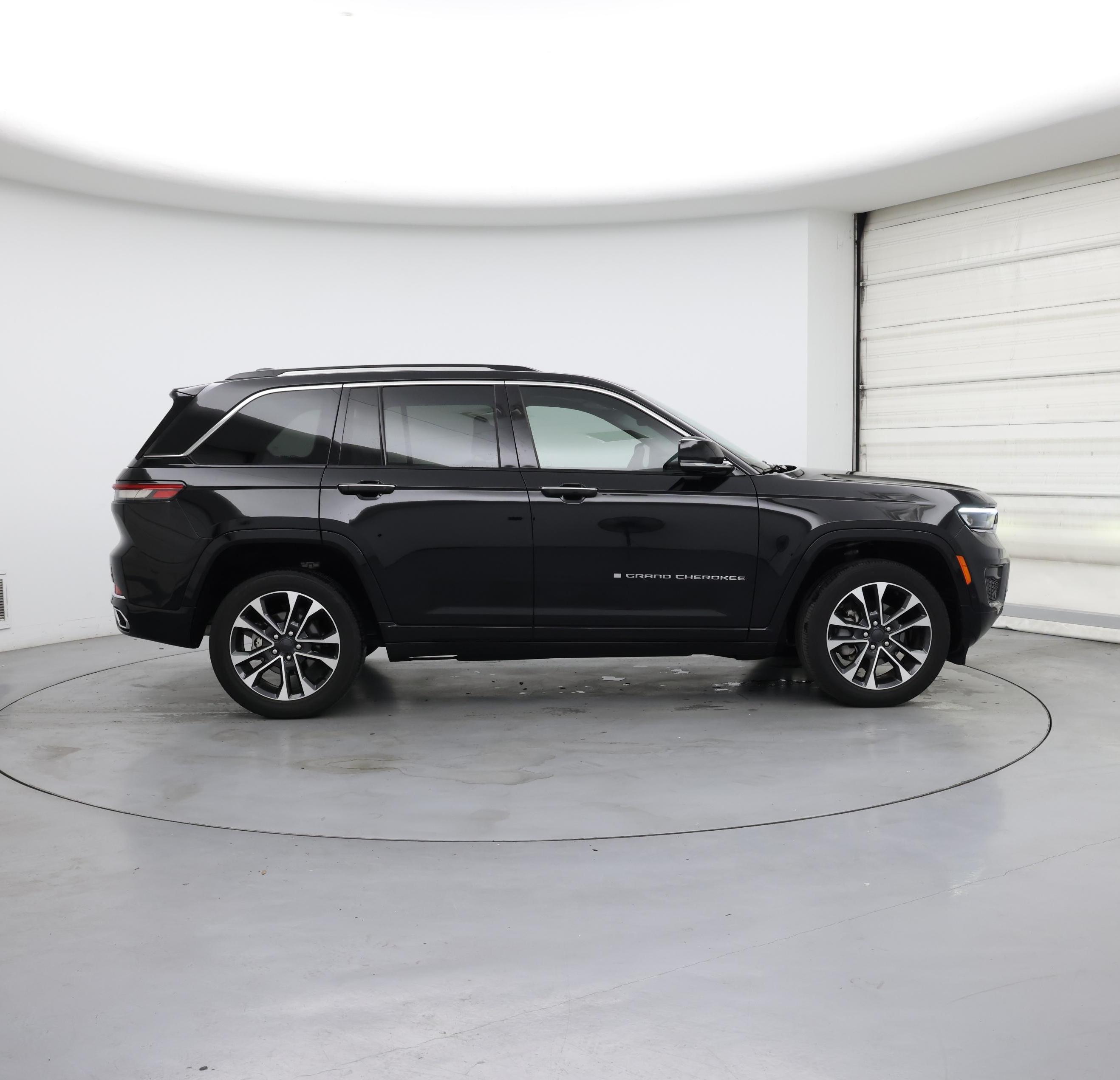 Thumbnail: 2023 Jeep Grand Cherokee - 7