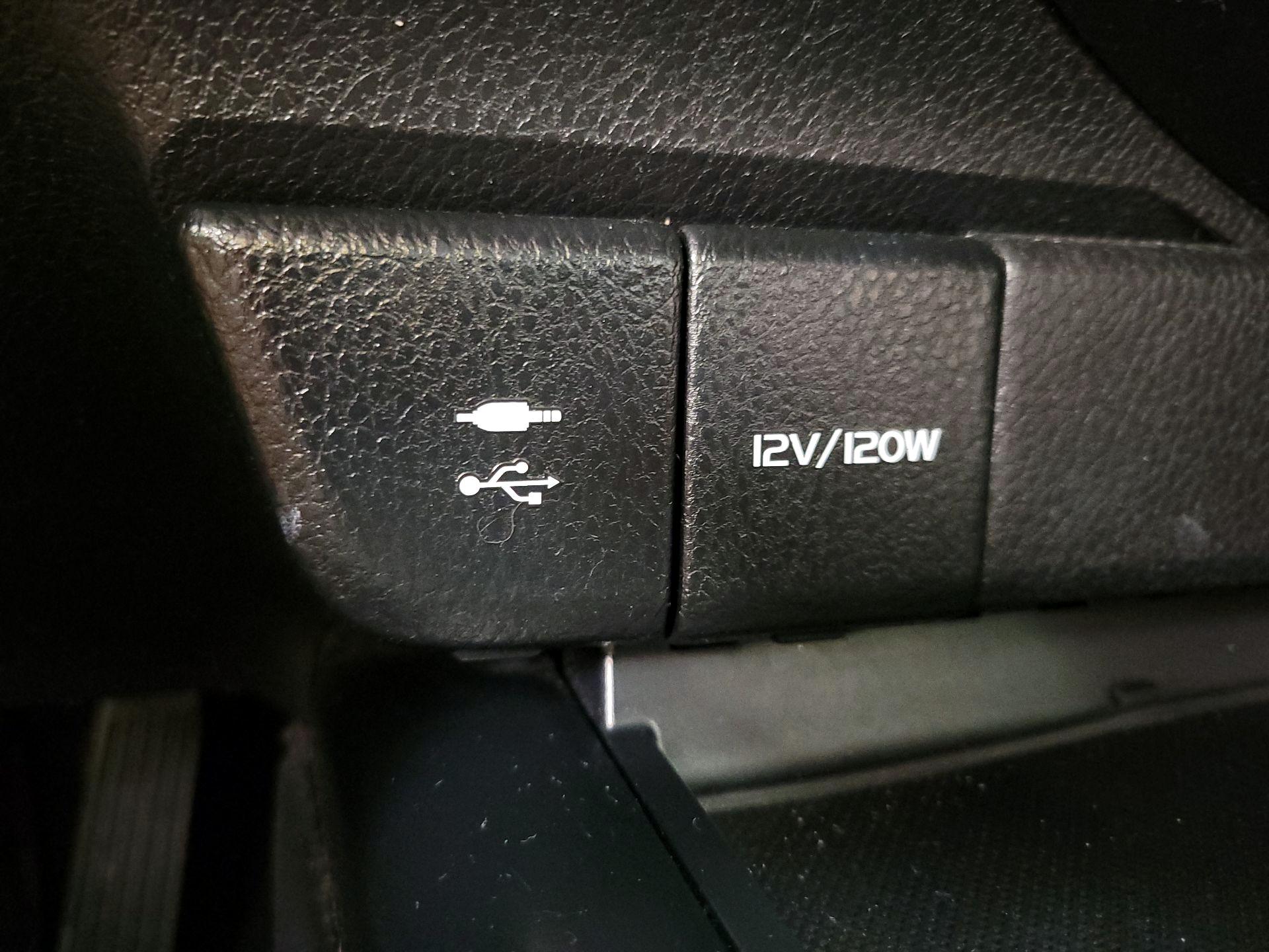 Thumbnail: 2019 Toyota Camry - 18