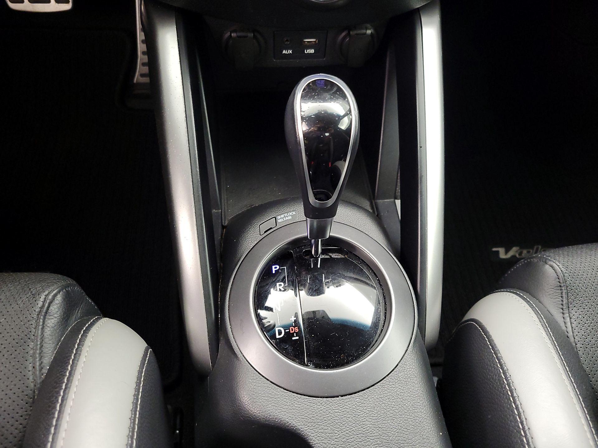 Thumbnail: 2016 Hyundai Veloster - 18