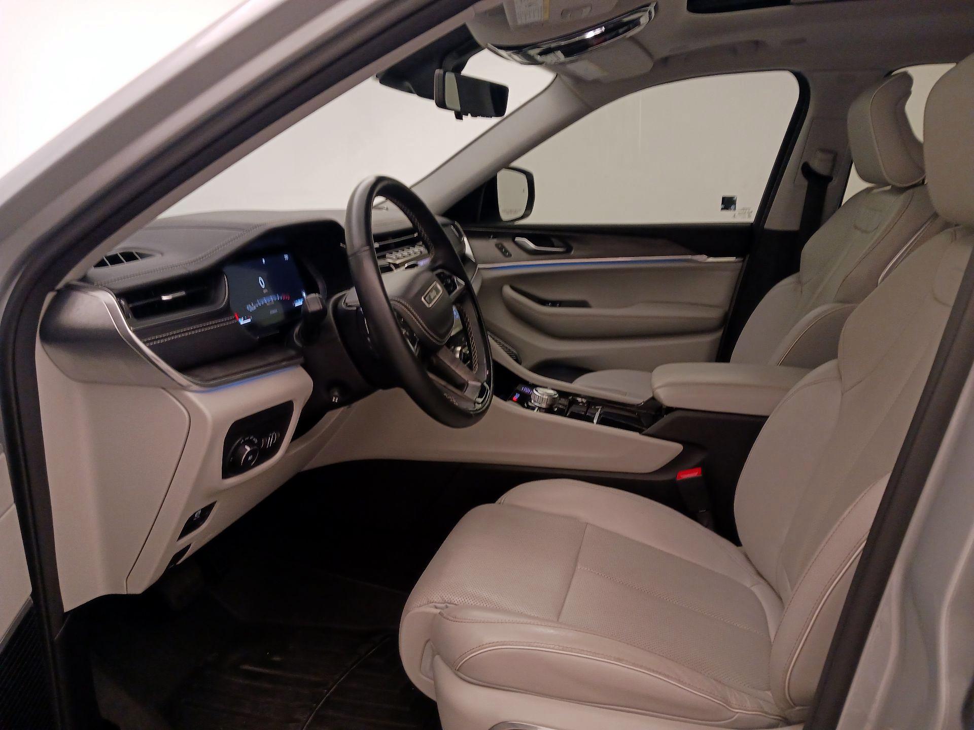 Thumbnail: 2022 Jeep Grand Cherokee L - 9