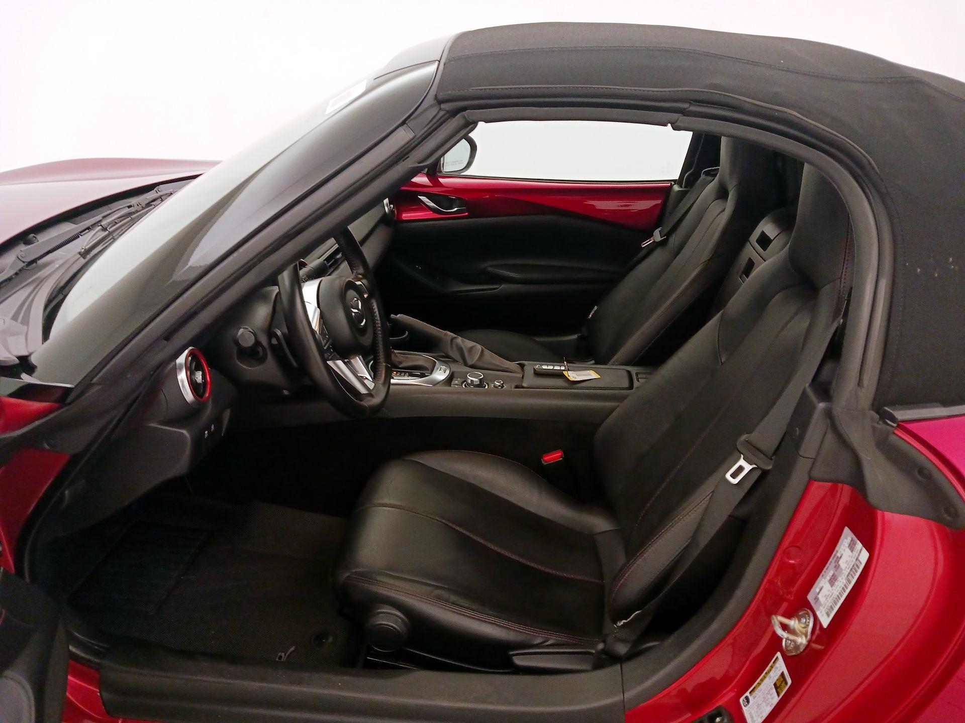 Thumbnail: 2019 Mazda MX-5 Miata - 11