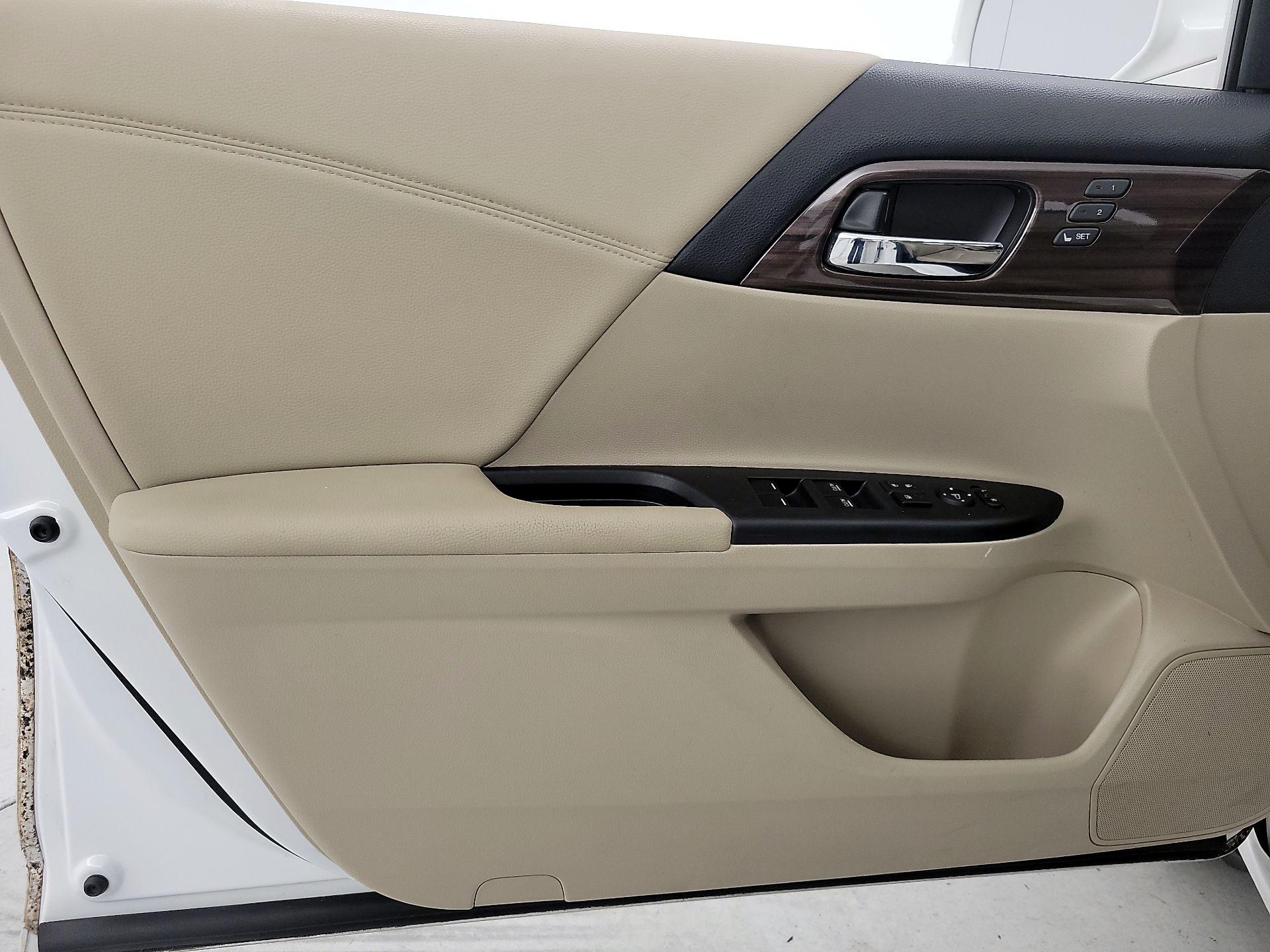 Thumbnail: 2016 Honda Accord - 12
