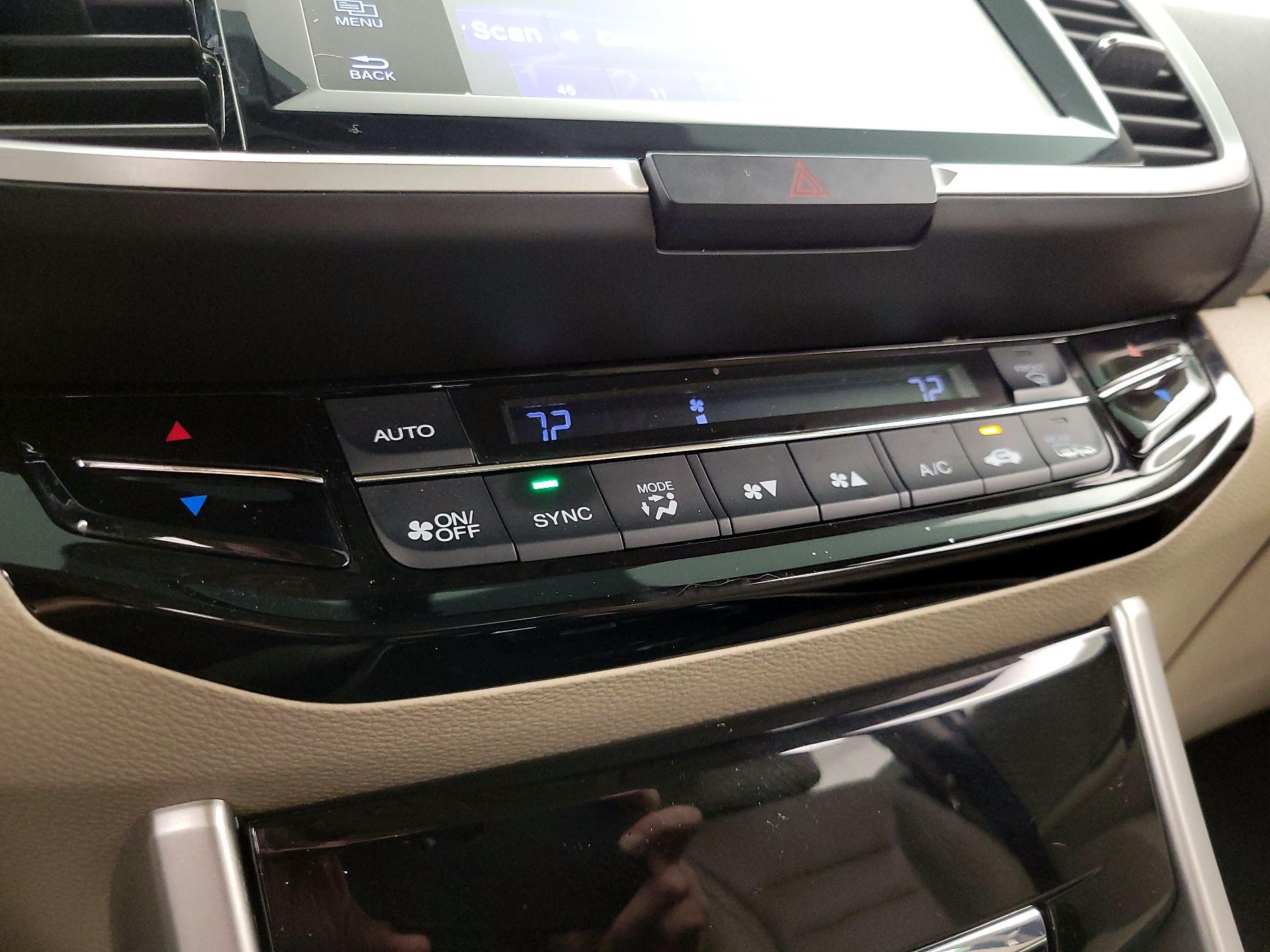 Thumbnail: 2016 Honda Accord - 16