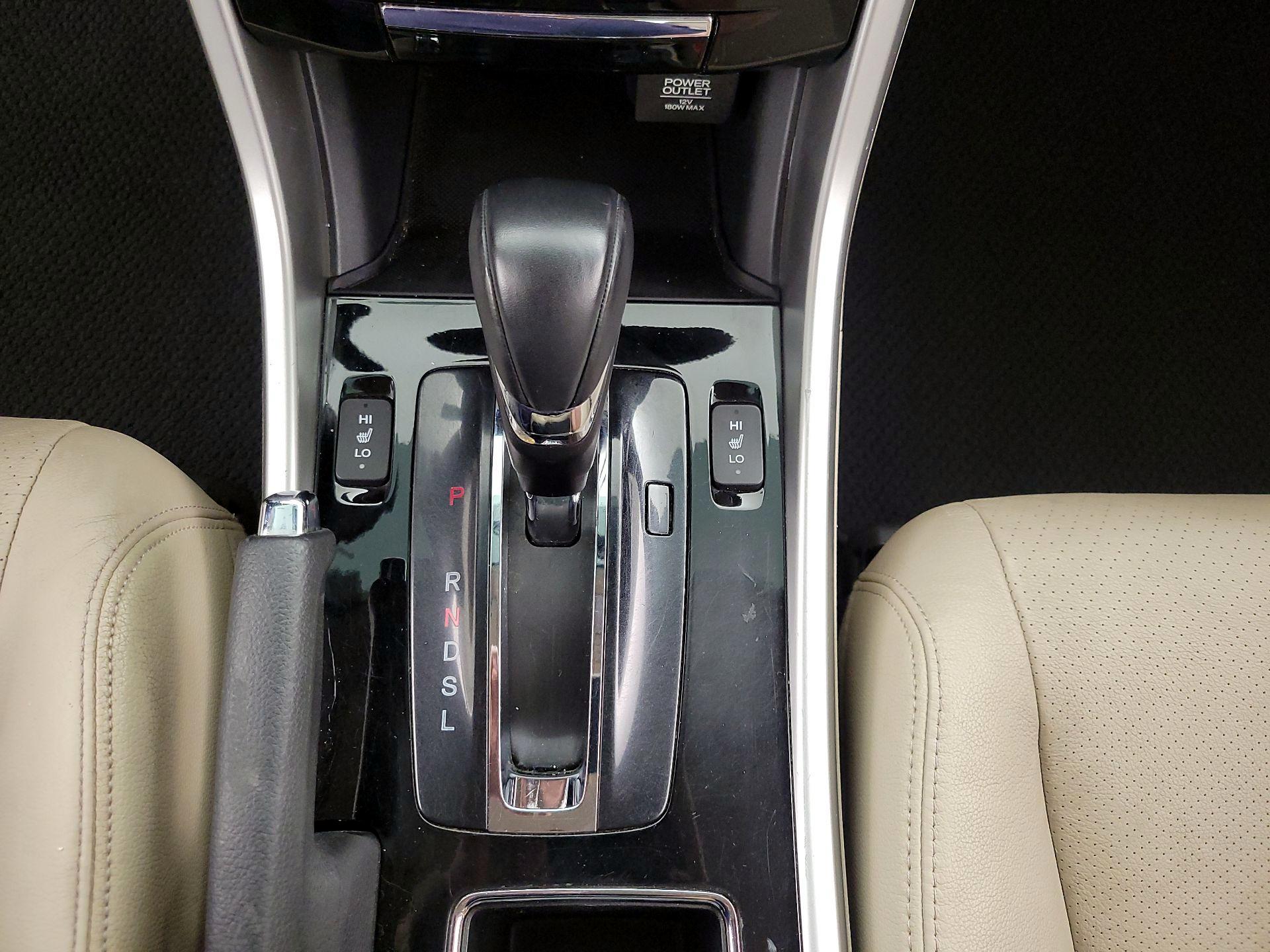 Thumbnail: 2016 Honda Accord - 17