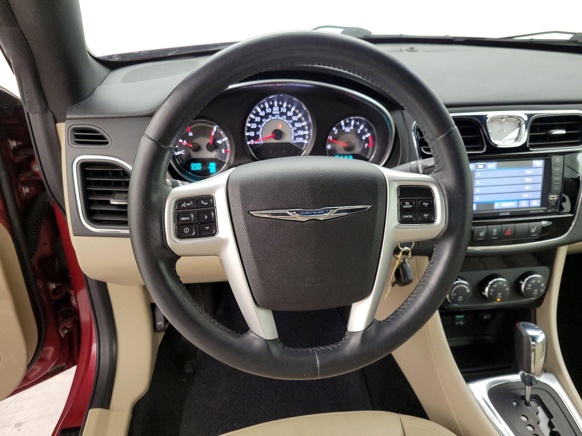 Thumbnail: 2014 Chrysler 200 - 10