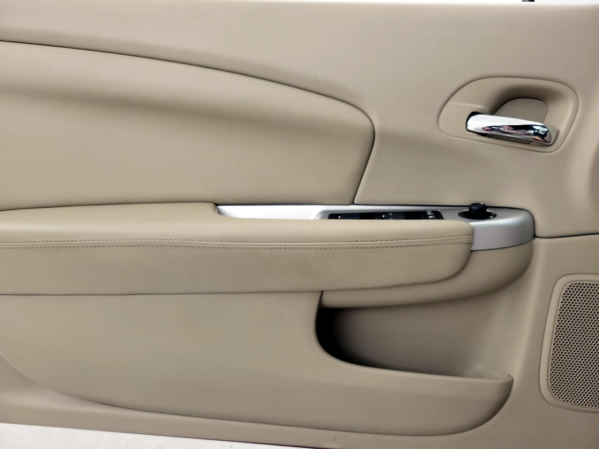 Thumbnail: 2014 Chrysler 200 - 12