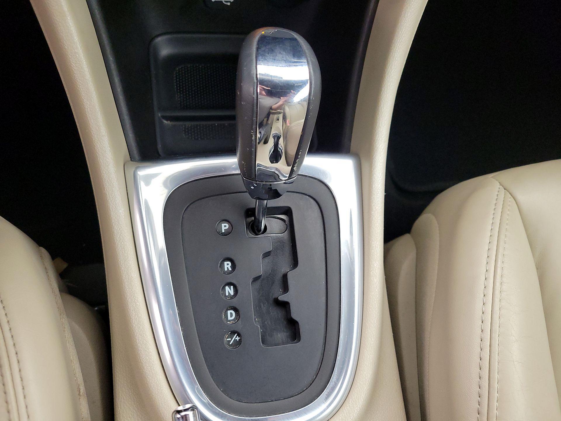 Thumbnail: 2014 Chrysler 200 - 15