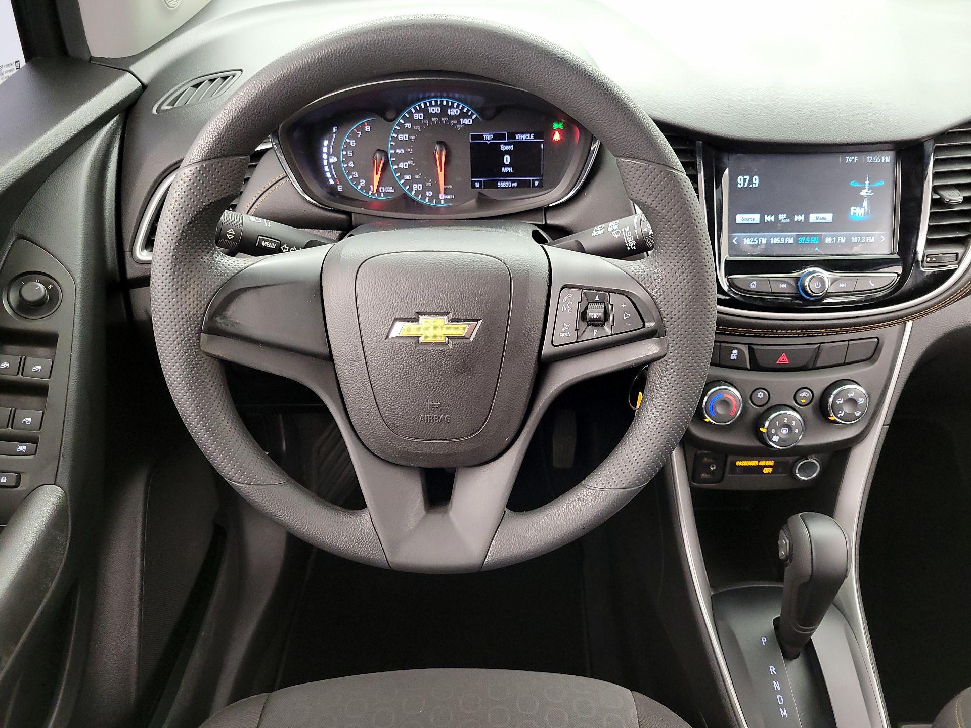 Thumbnail: 2017 Chevrolet Trax - 10