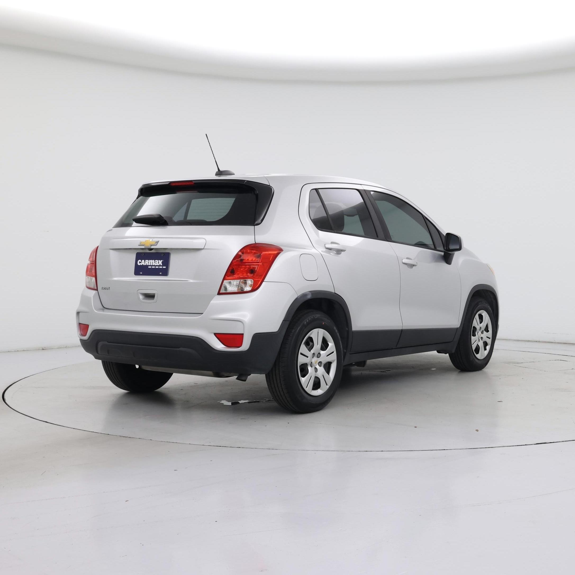 Thumbnail: 2017 Chevrolet Trax - 8