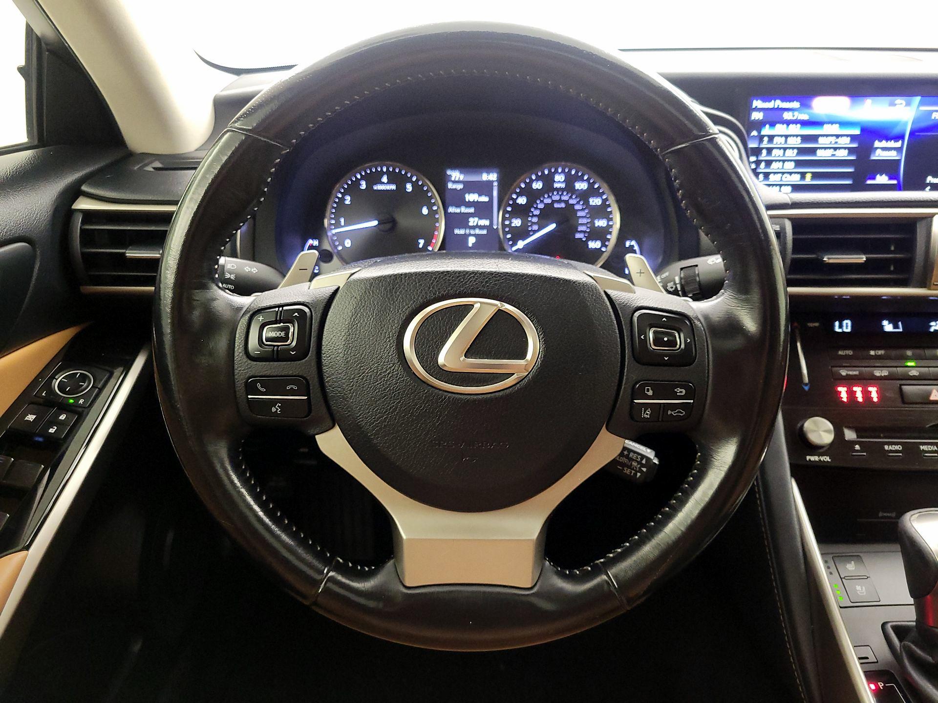 Thumbnail: 2017 Lexus IS - 10