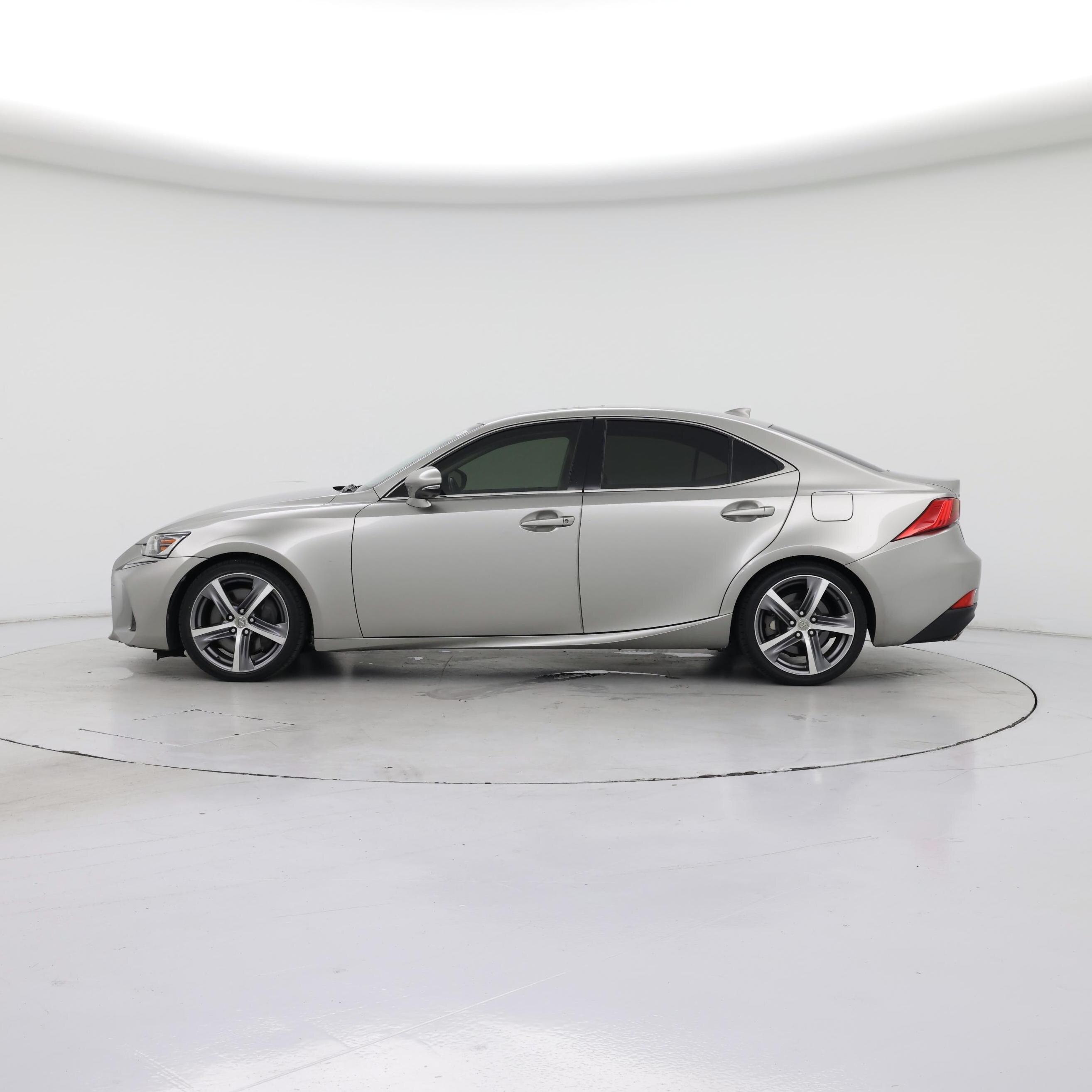Thumbnail: 2017 Lexus IS - 3