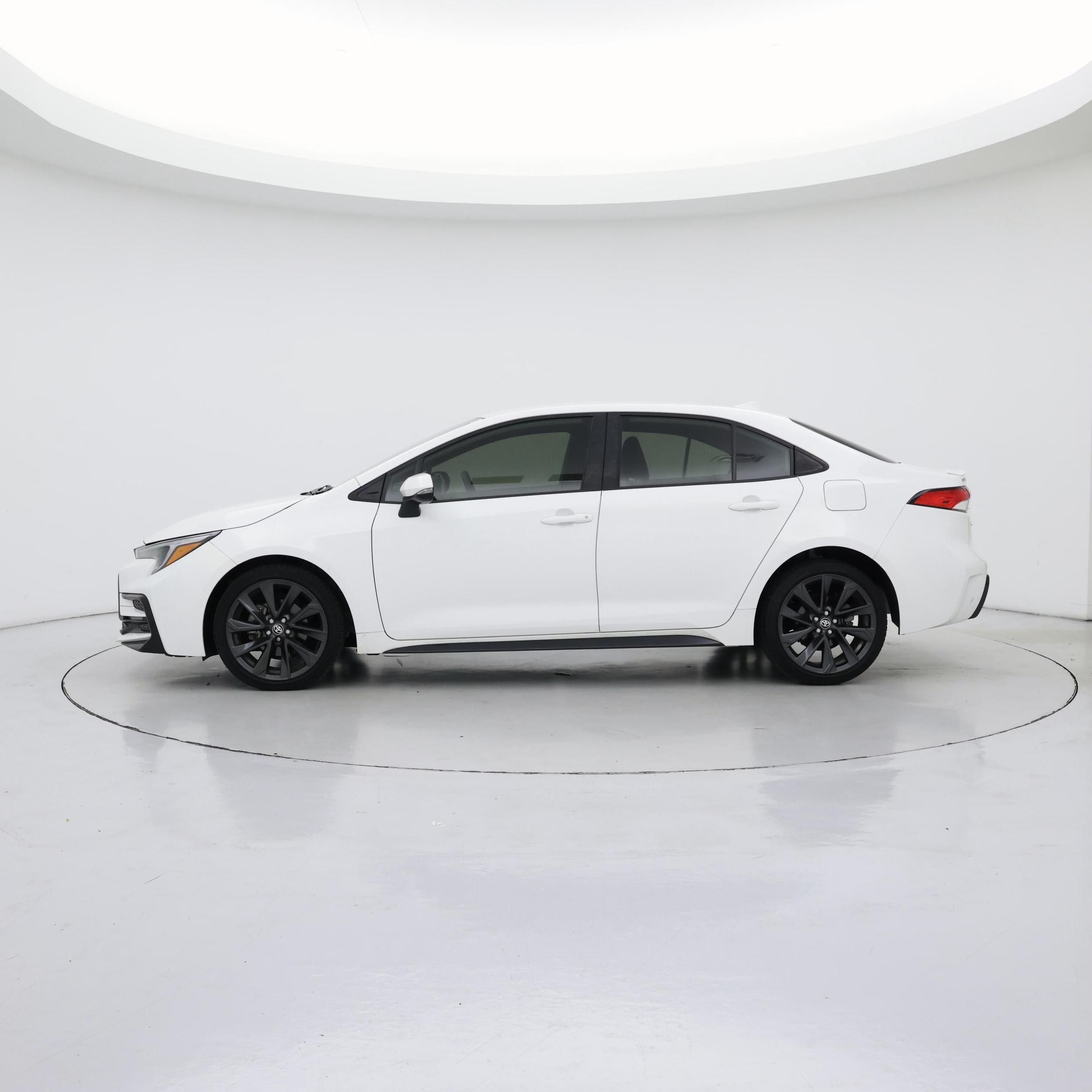 Thumbnail: 2024 Toyota Corolla - 3
