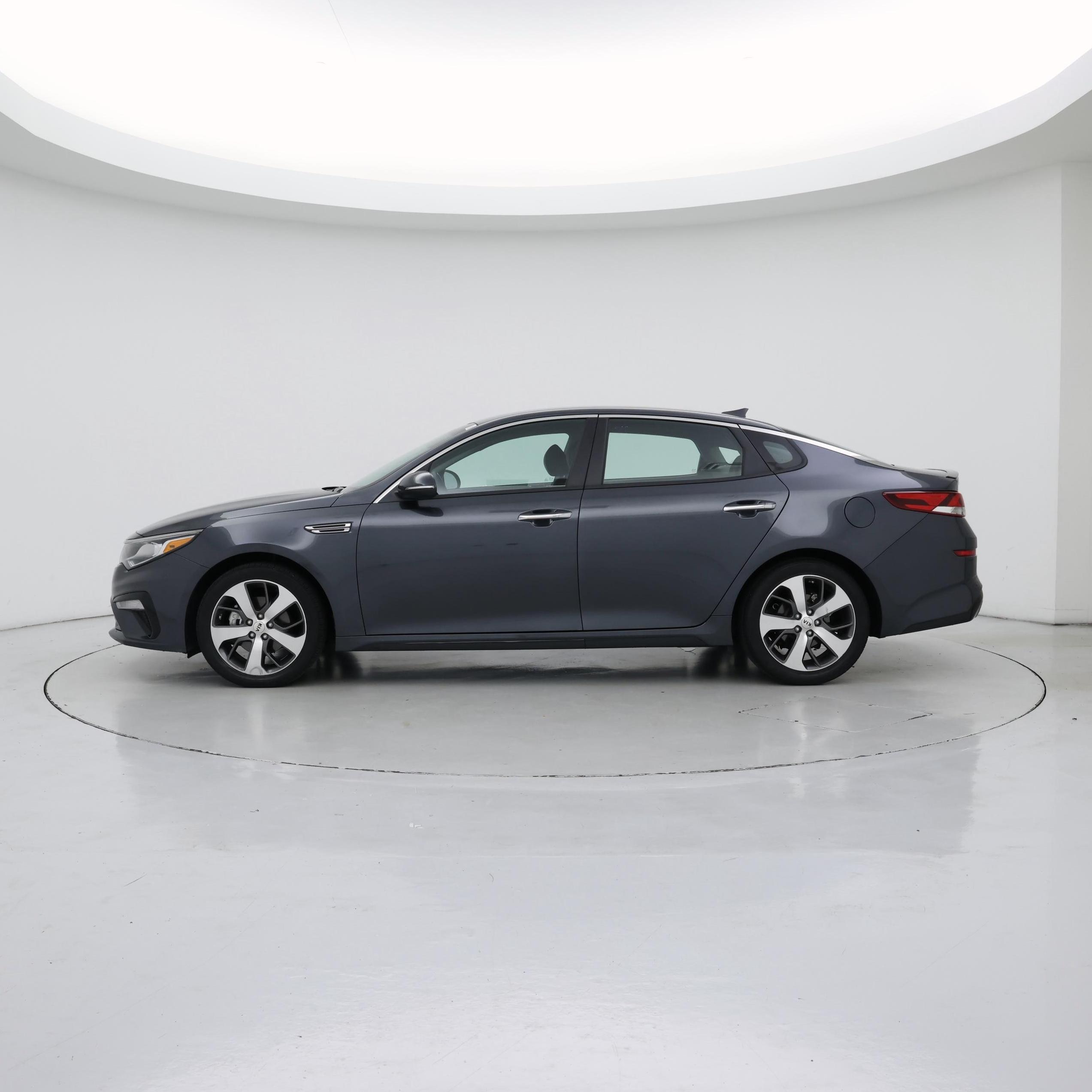 Thumbnail: 2020 Kia Optima - 3