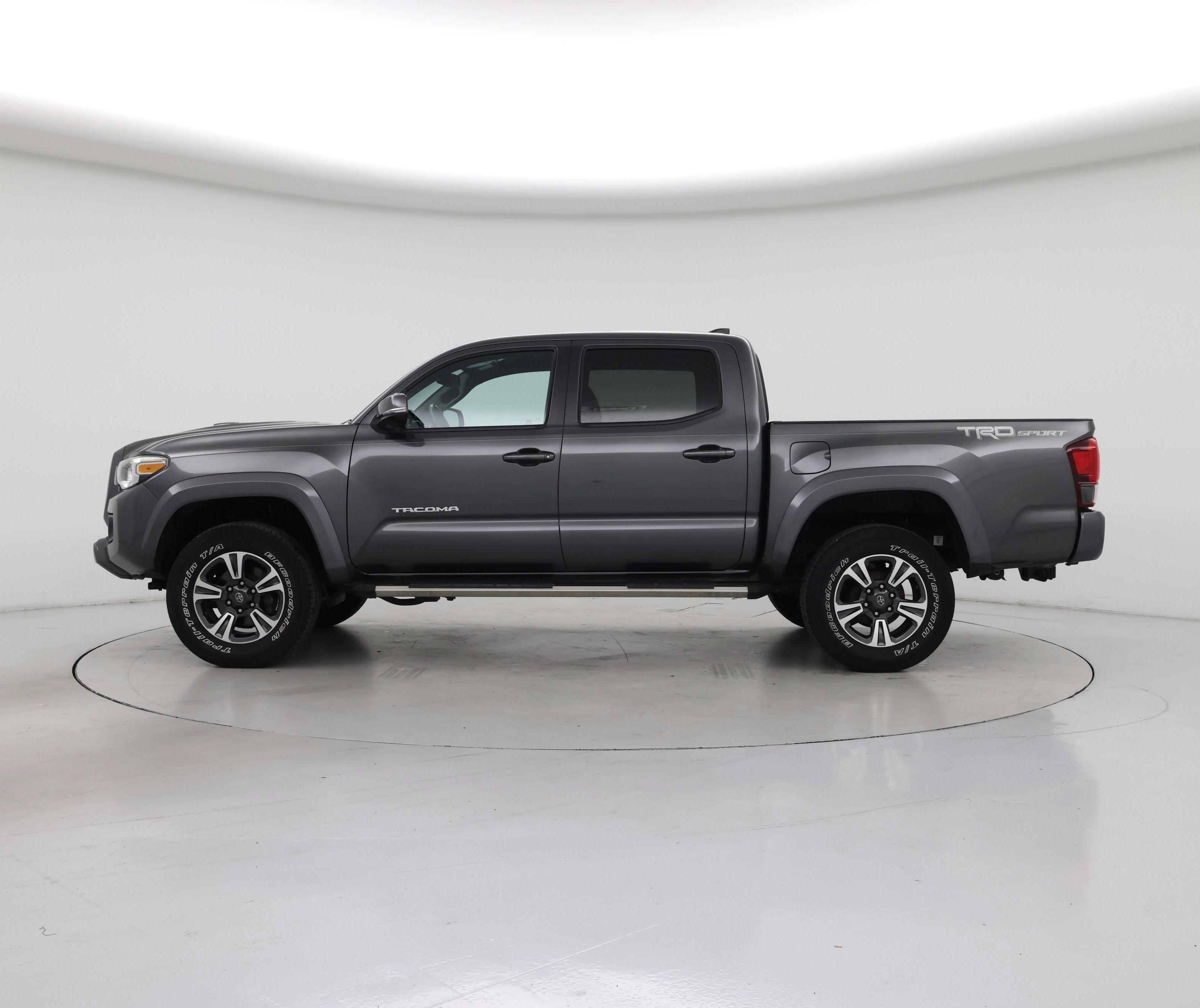 Thumbnail: 2018 Toyota Tacoma - 3