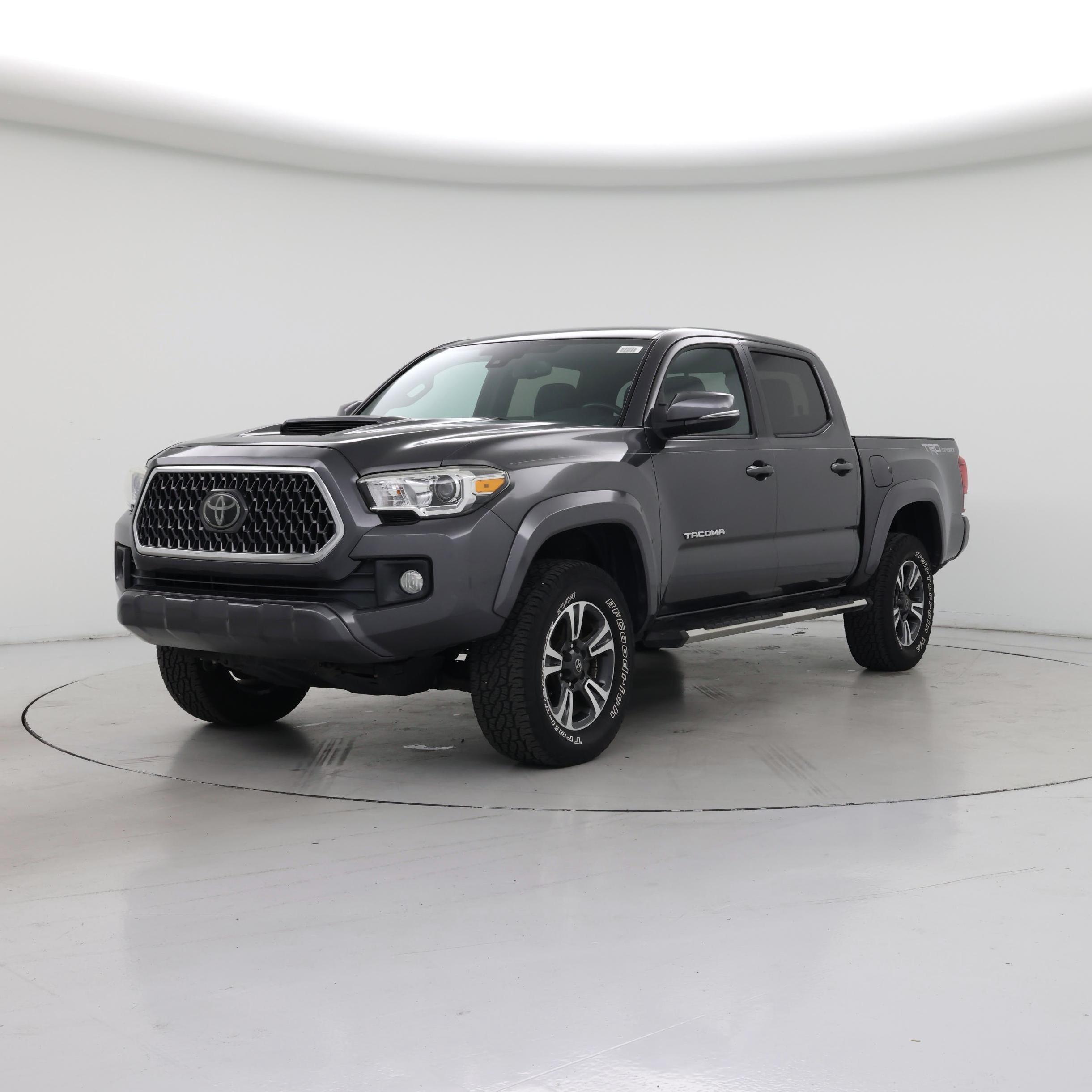 Thumbnail: 2018 Toyota Tacoma - 4