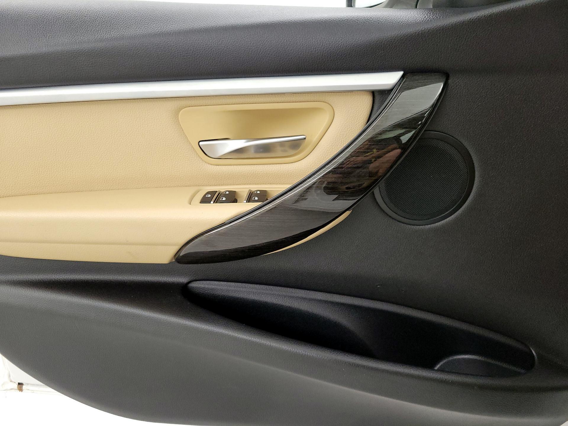 Thumbnail: 2018 BMW 3 Series - 12