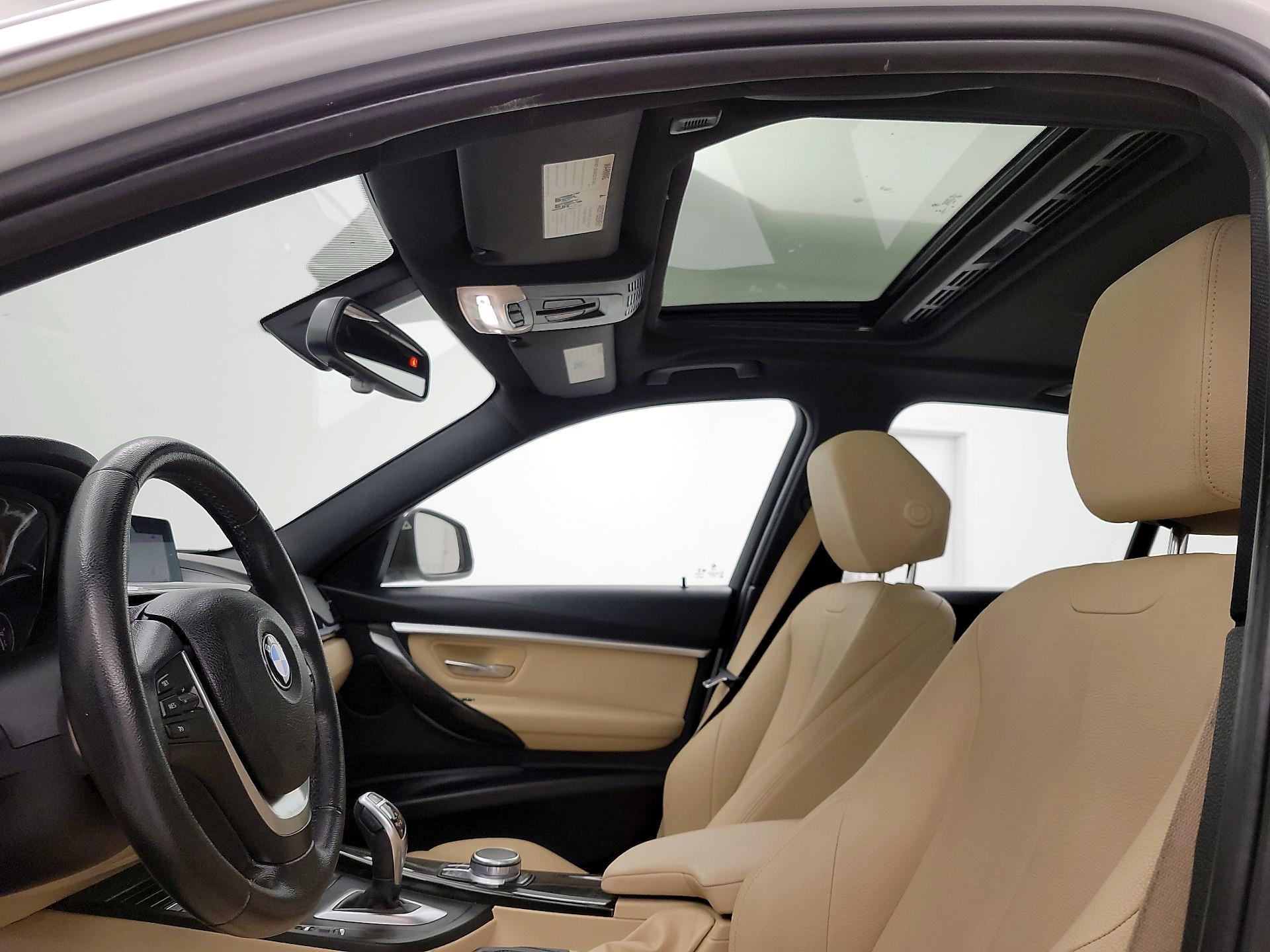 Thumbnail: 2018 BMW 3 Series - 20