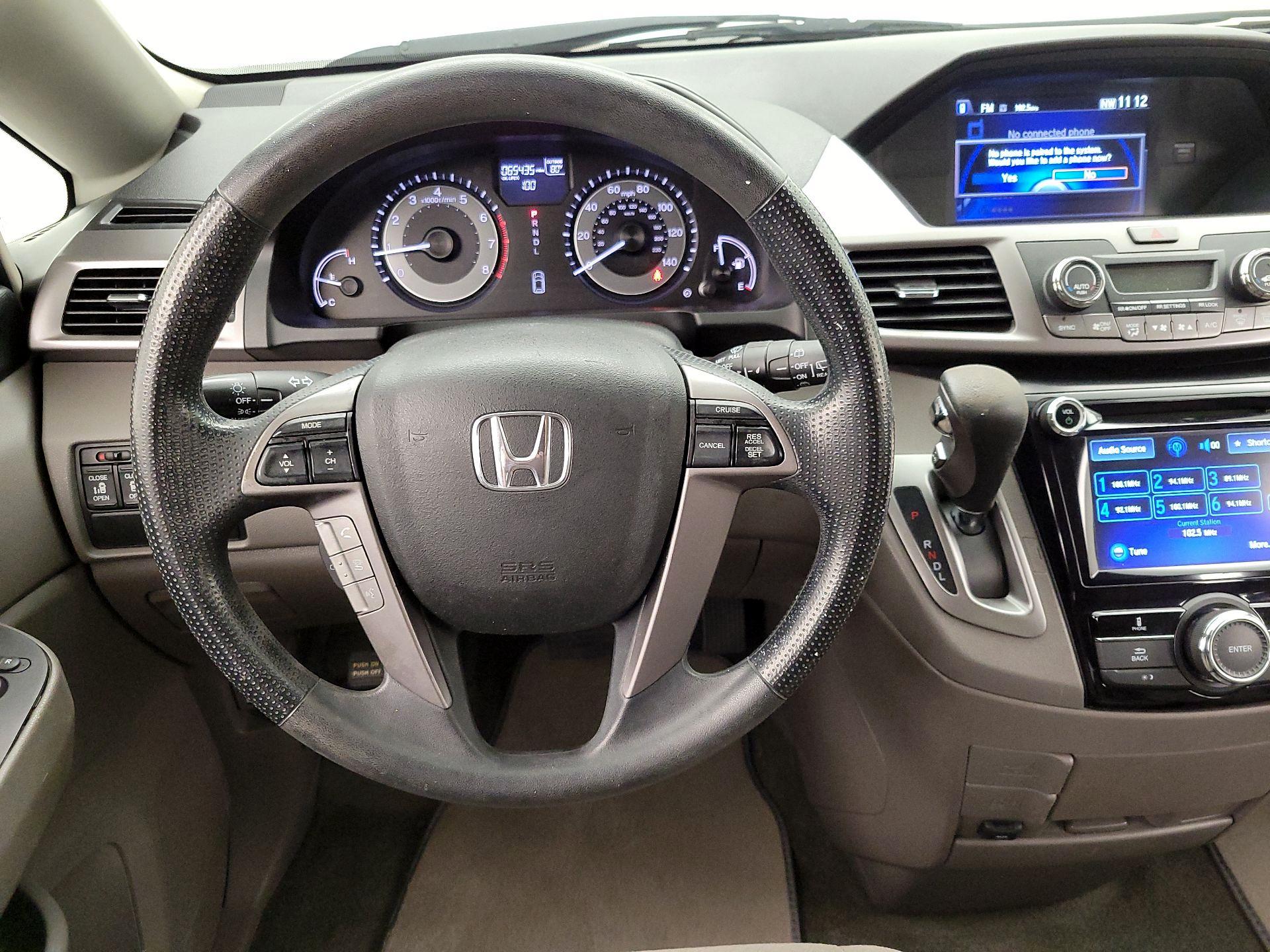 Thumbnail: 2015 Honda Odyssey - 10