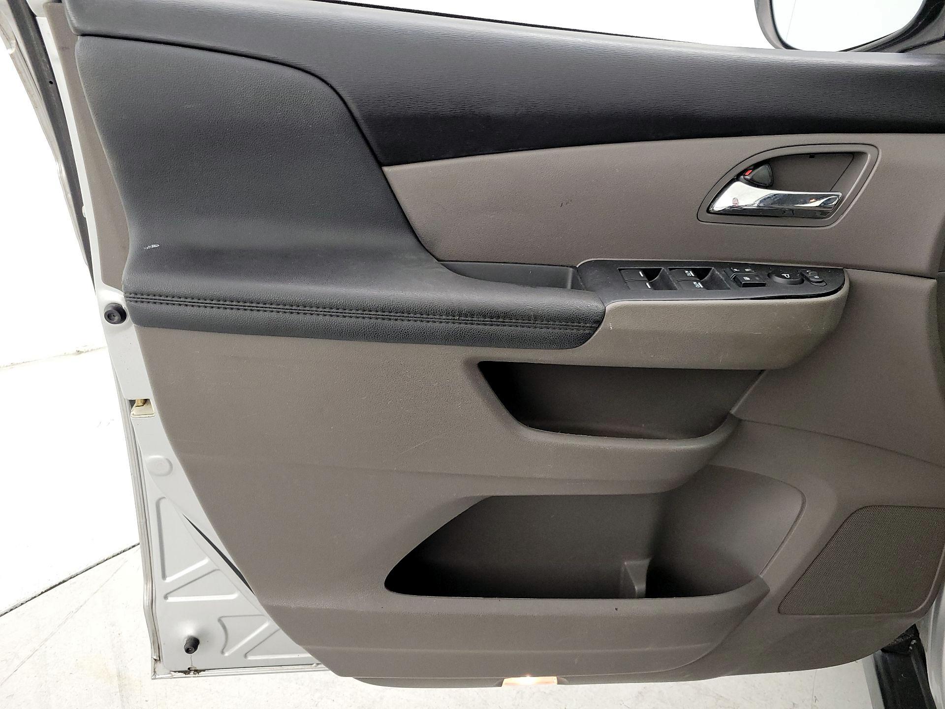 Thumbnail: 2015 Honda Odyssey - 12