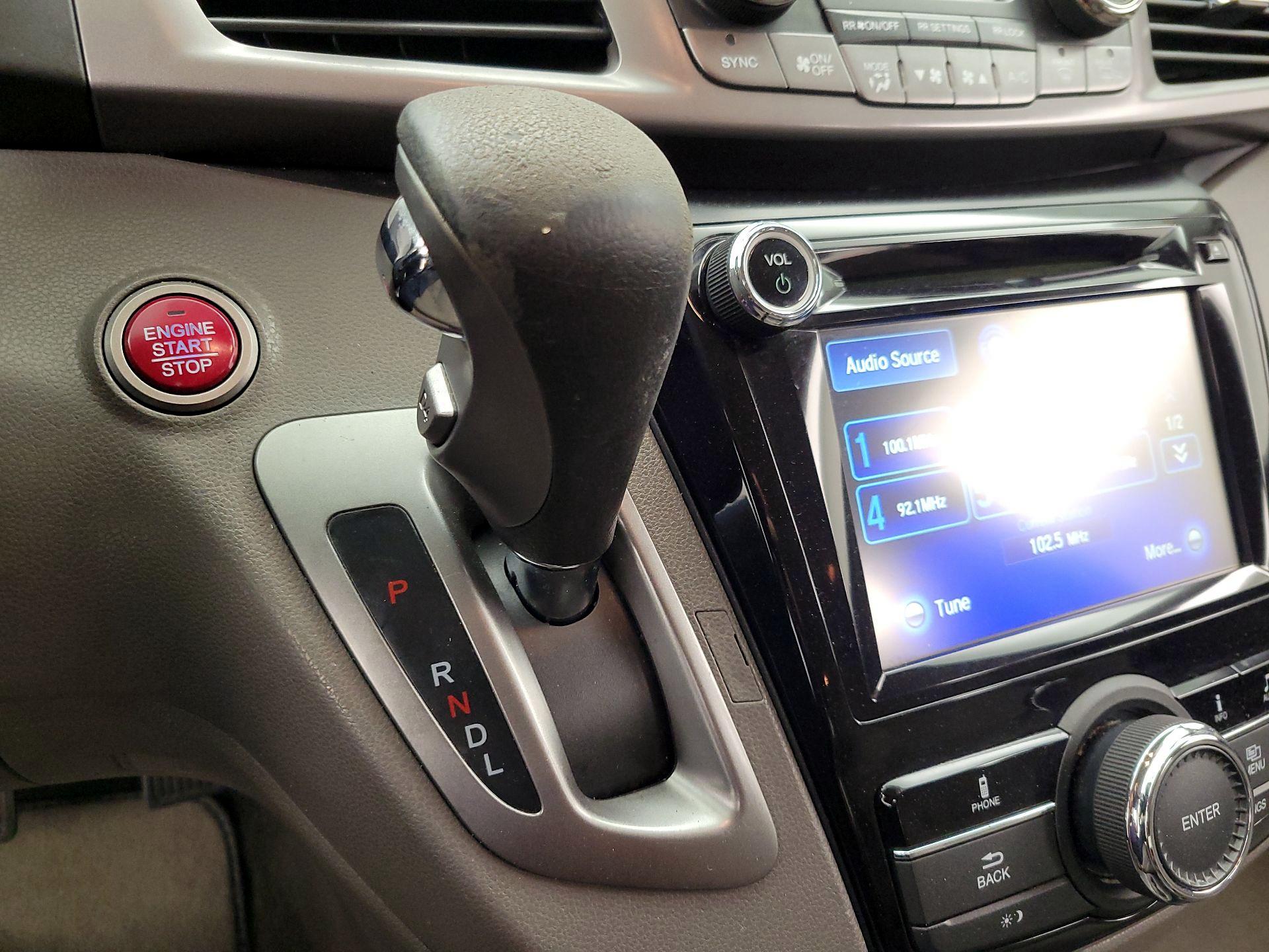 Thumbnail: 2015 Honda Odyssey - 17