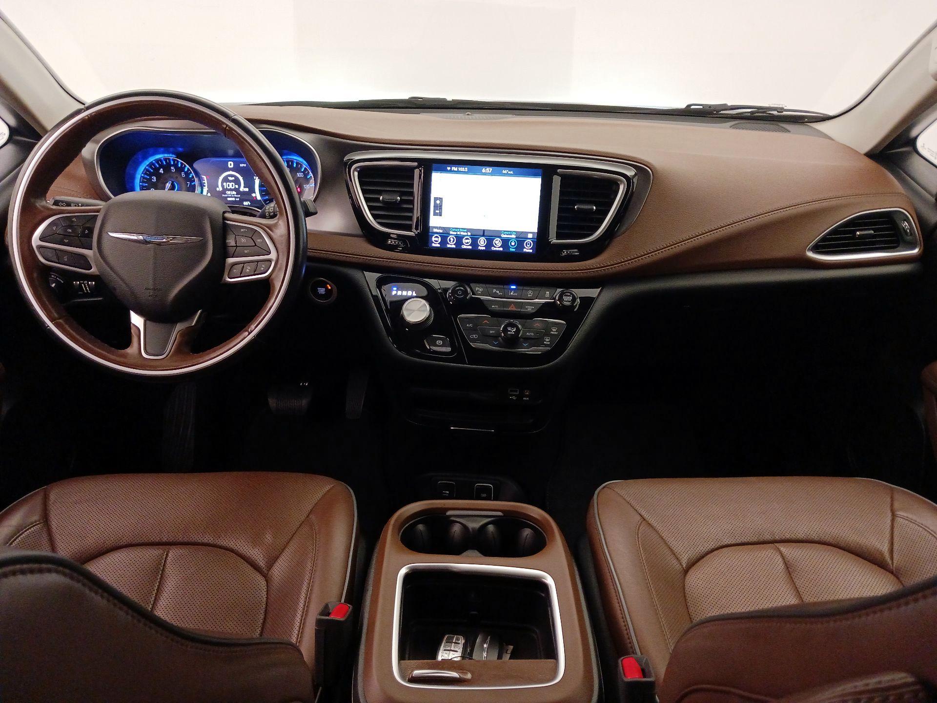 Thumbnail: 2019 Chrysler Pacifica - 9
