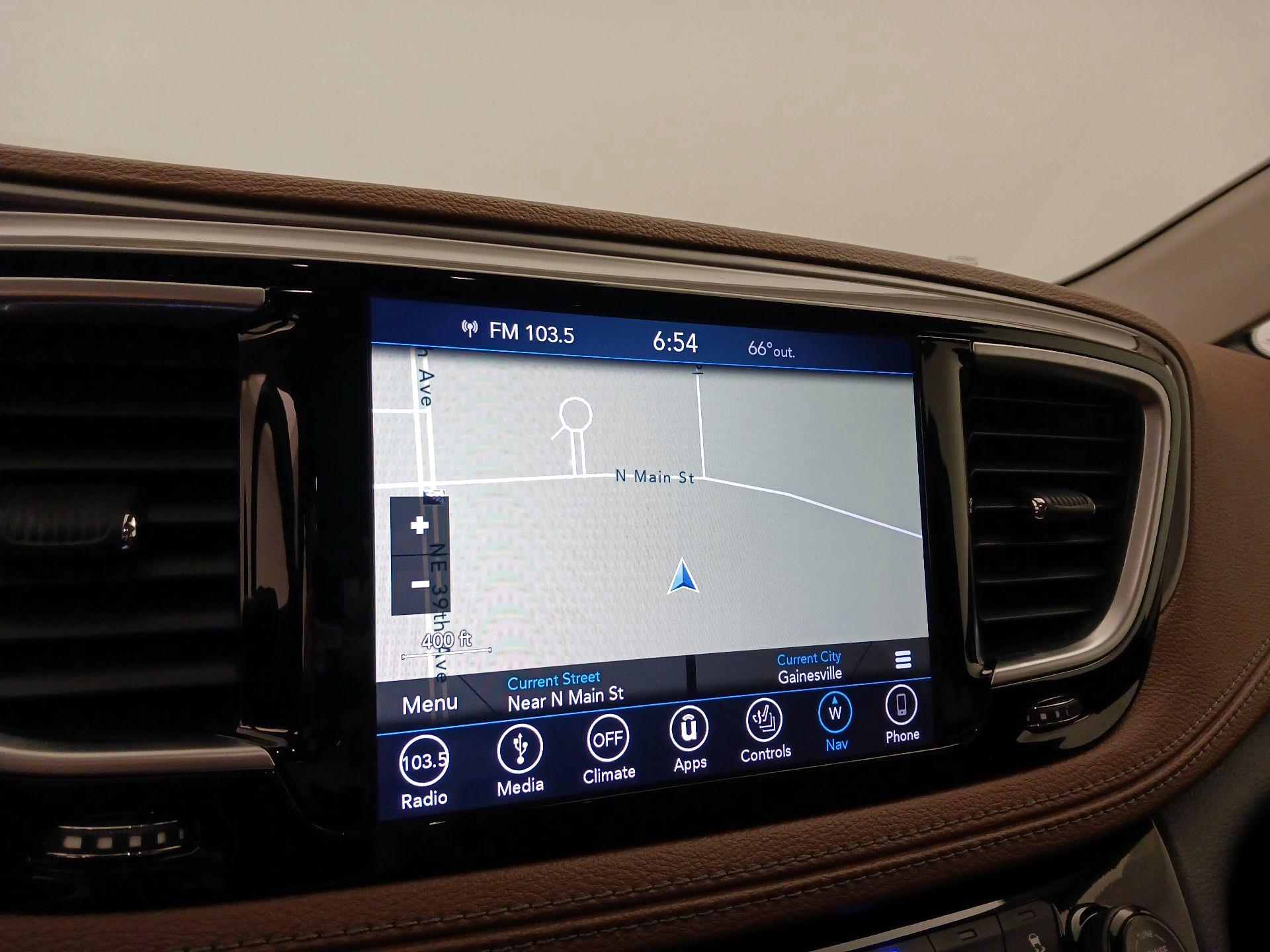 Thumbnail: 2019 Chrysler Pacifica - 14