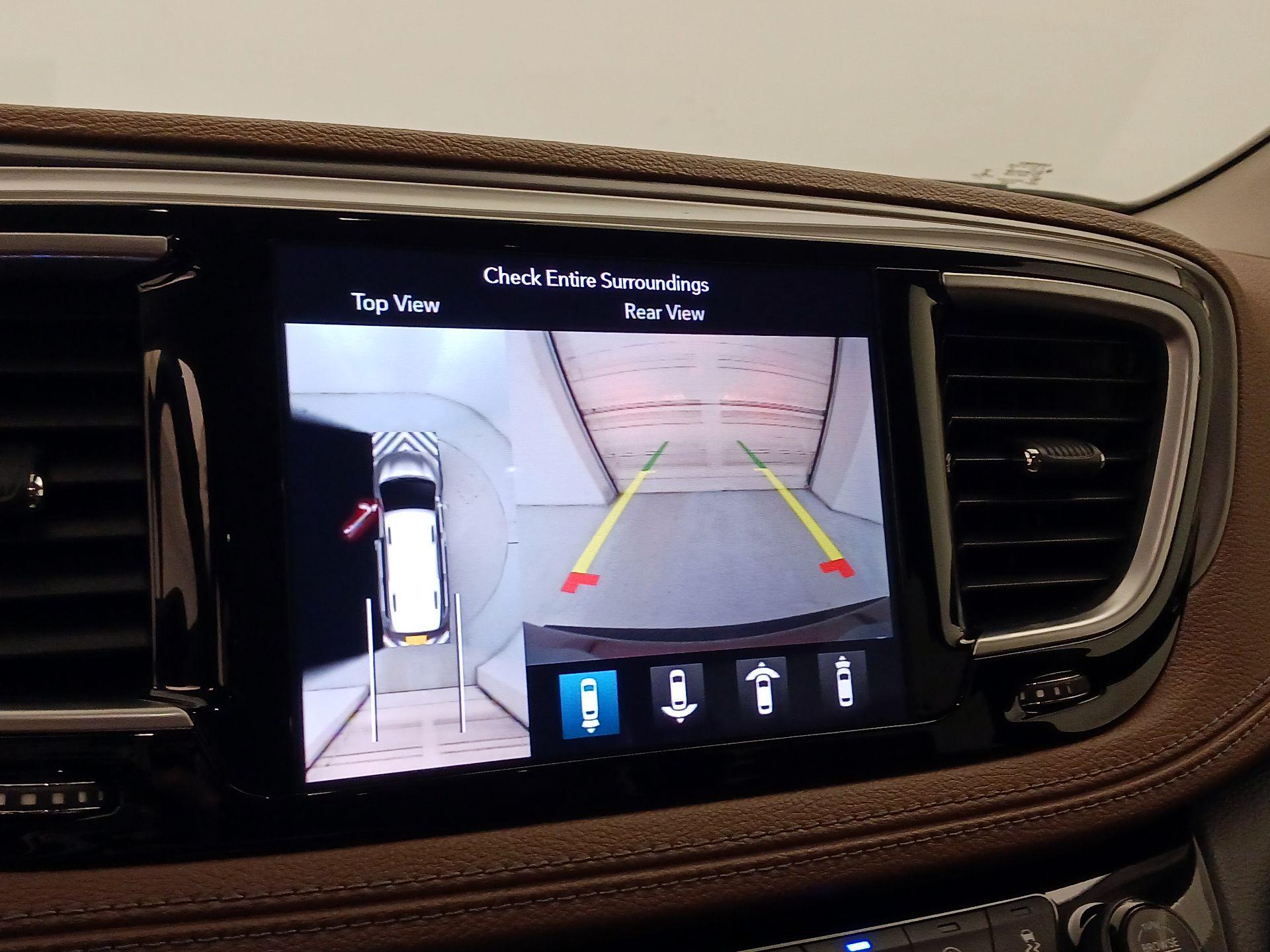 Thumbnail: 2019 Chrysler Pacifica - 15