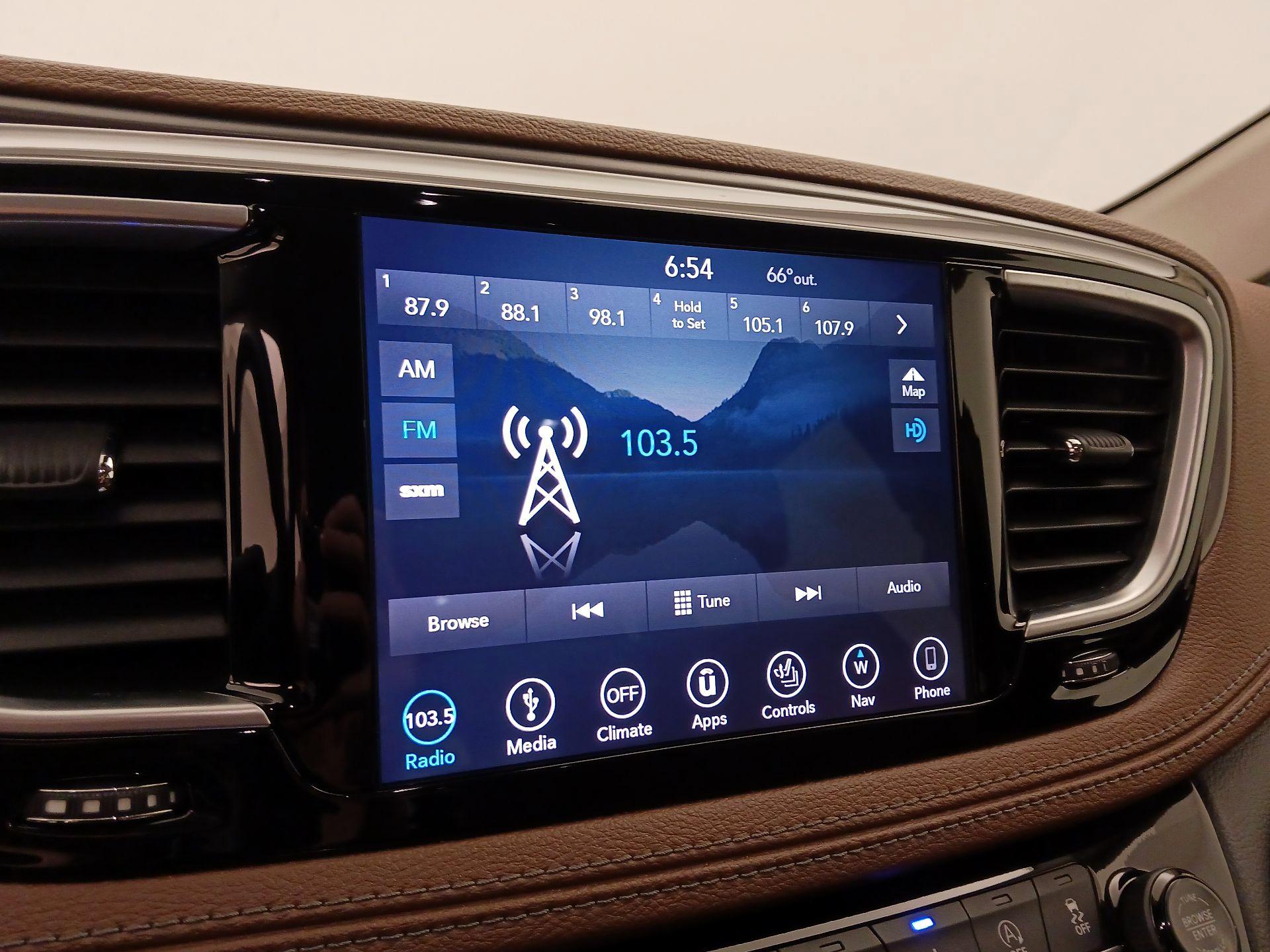 Thumbnail: 2019 Chrysler Pacifica - 16