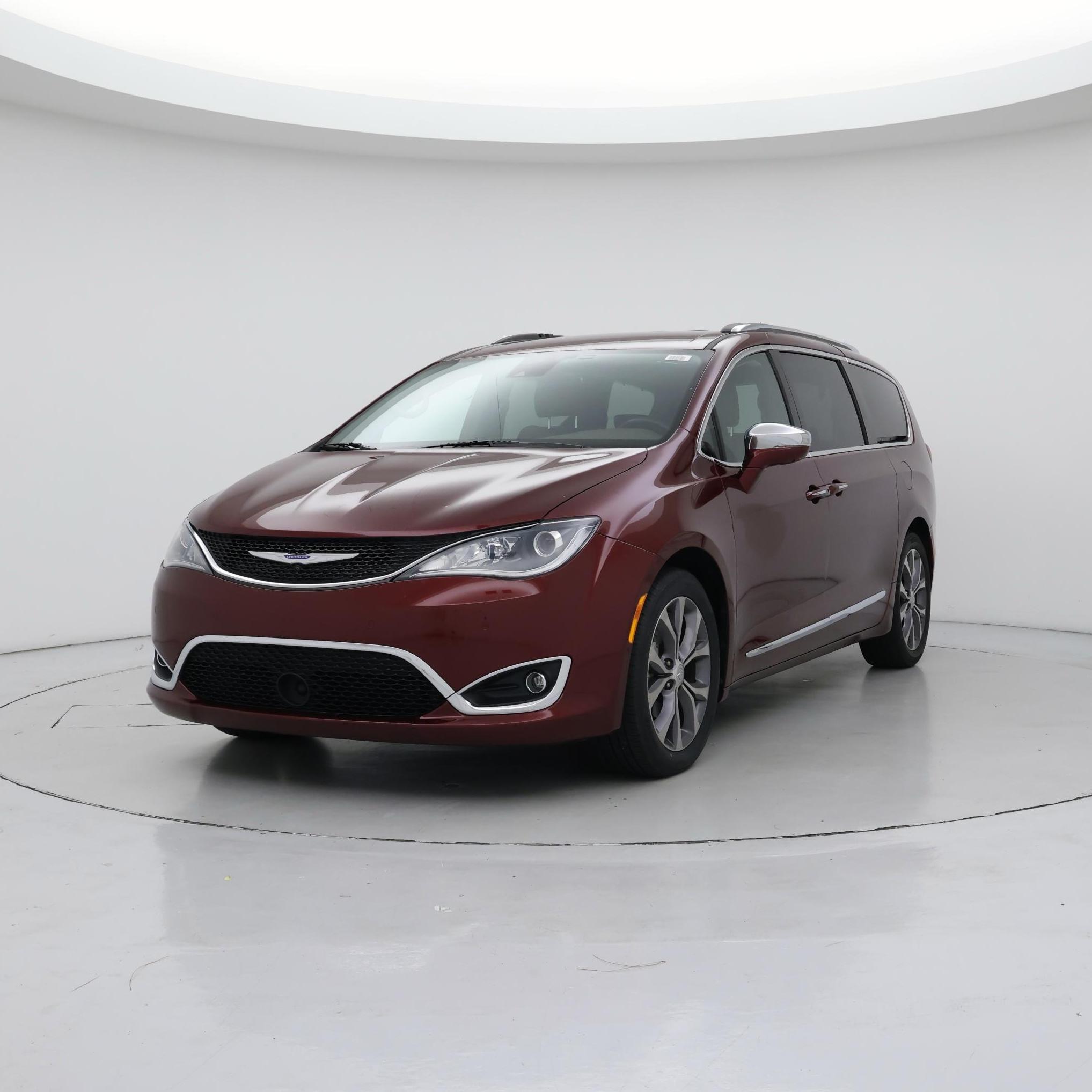 Thumbnail: 2019 Chrysler Pacifica - 4