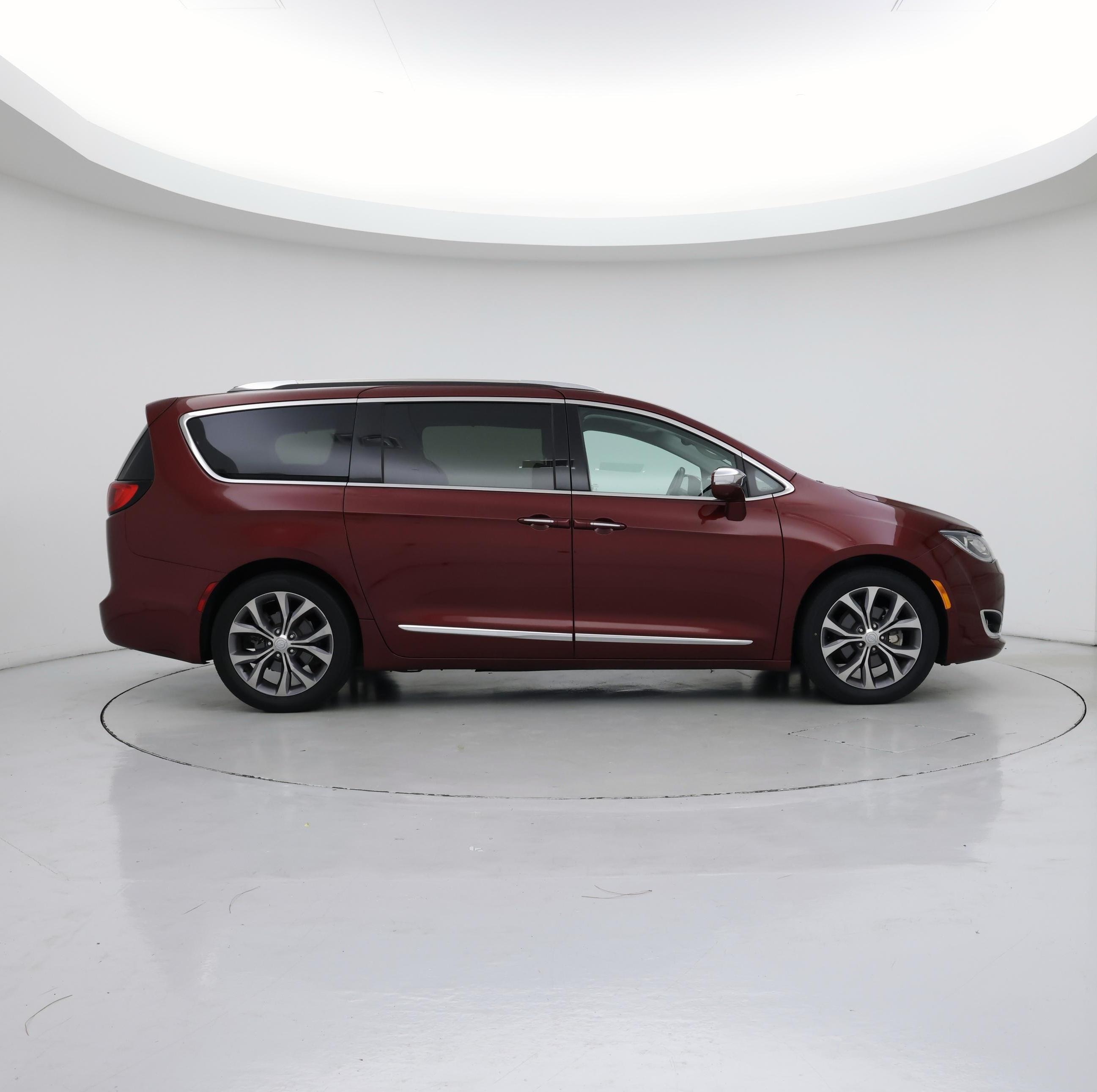 Thumbnail: 2019 Chrysler Pacifica - 7