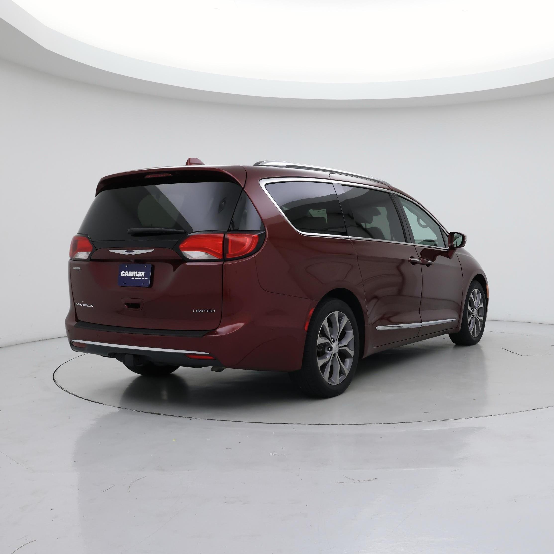 Thumbnail: 2019 Chrysler Pacifica - 8