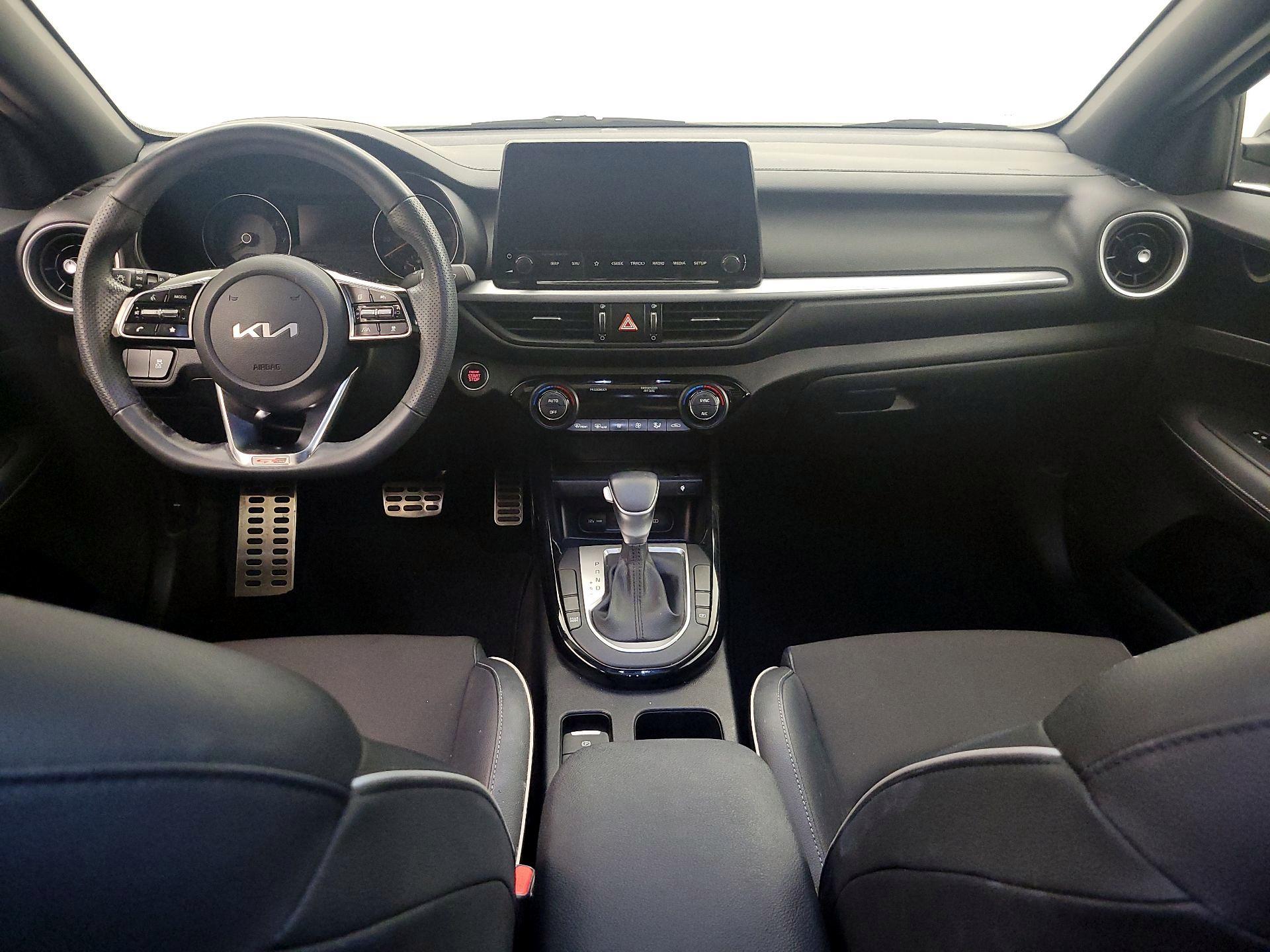 Thumbnail: 2022 Kia Forte - 9