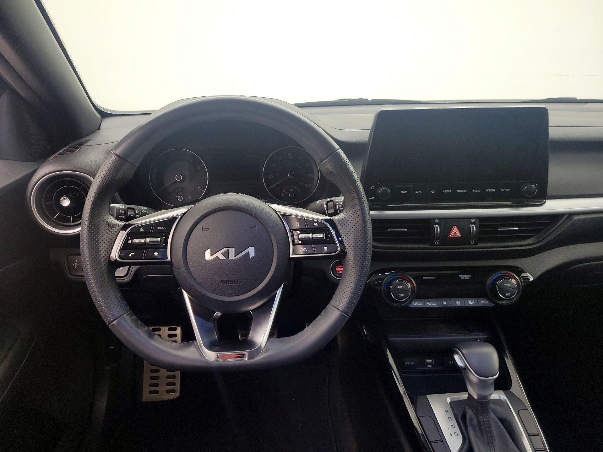 Thumbnail: 2022 Kia Forte - 10