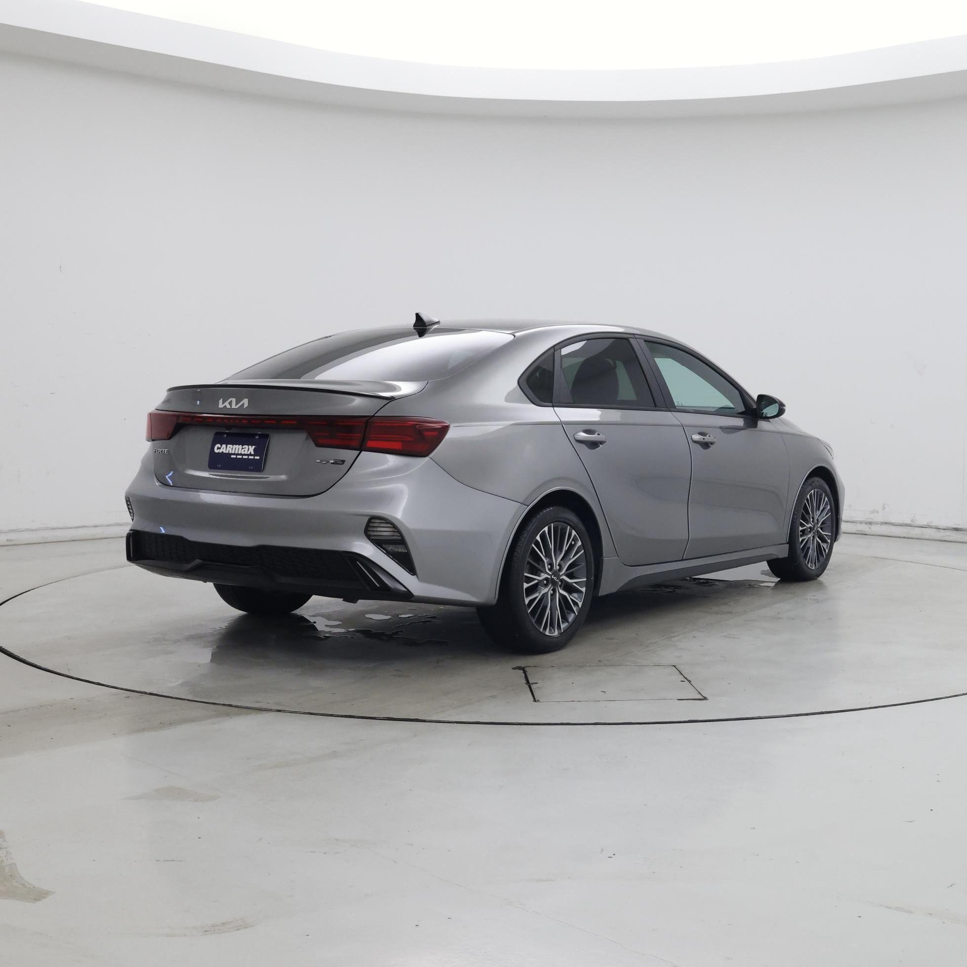 Thumbnail: 2022 Kia Forte - 8