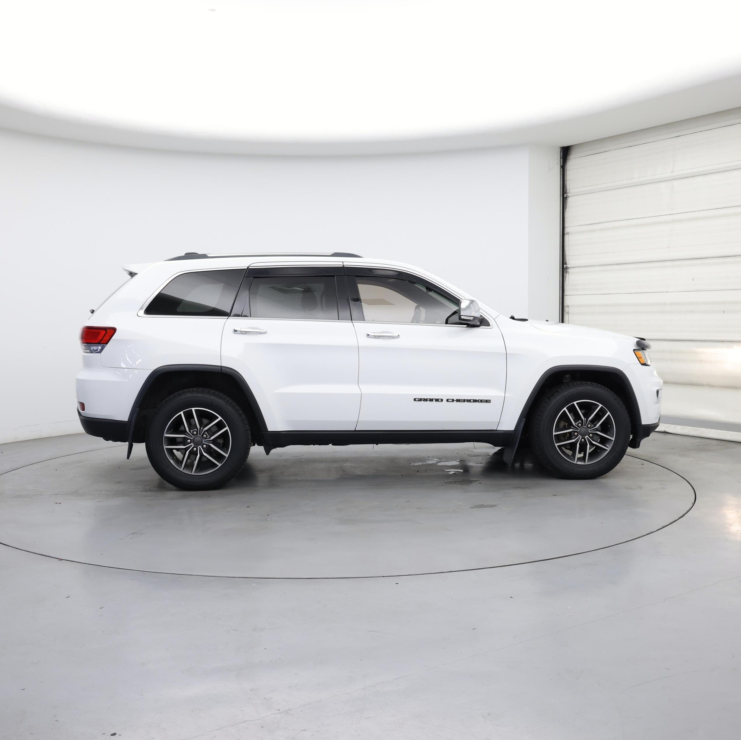 Thumbnail: 2020 Jeep Grand Cherokee - 7