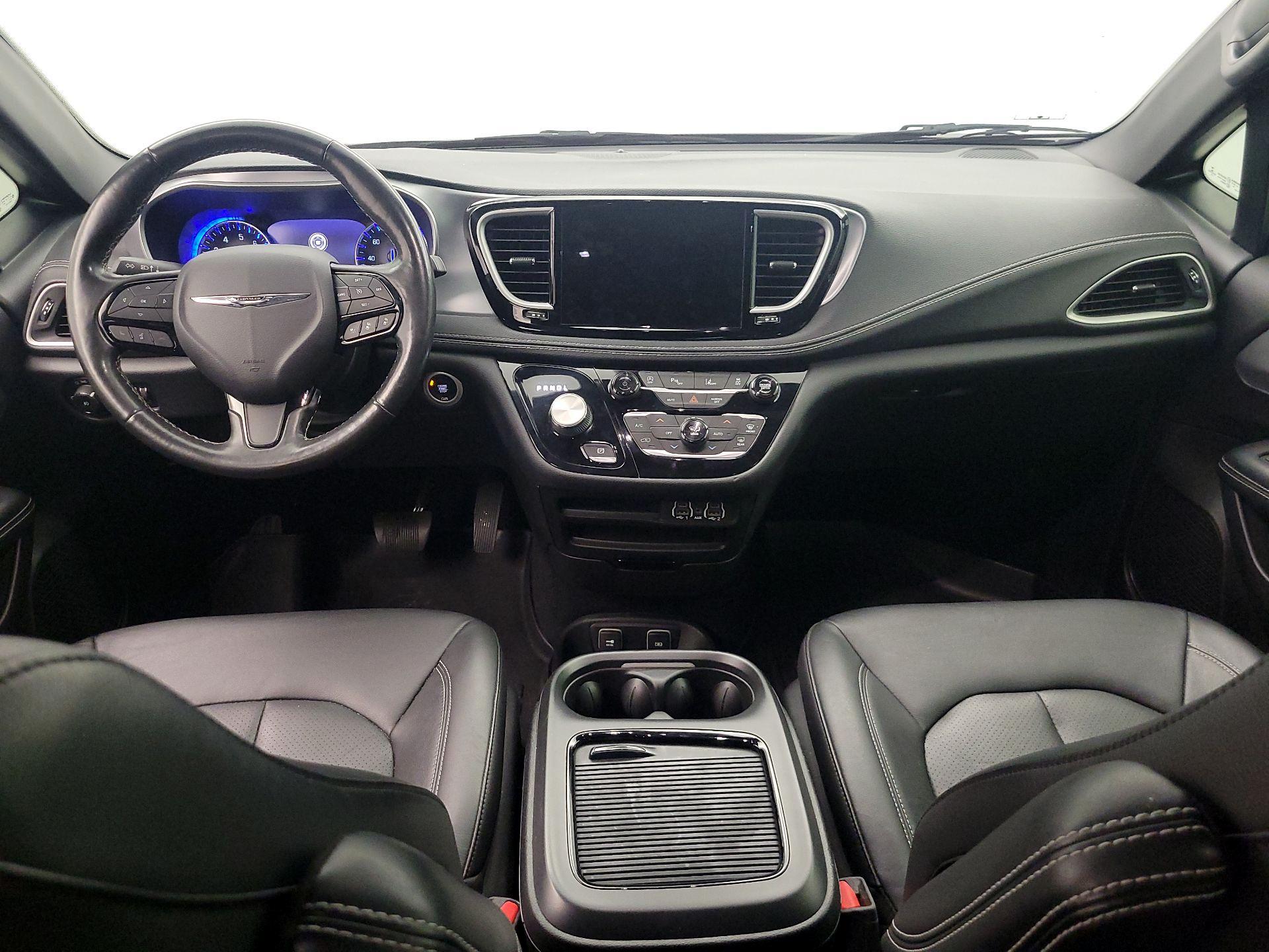 Thumbnail: 2021 Chrysler Pacifica - 9