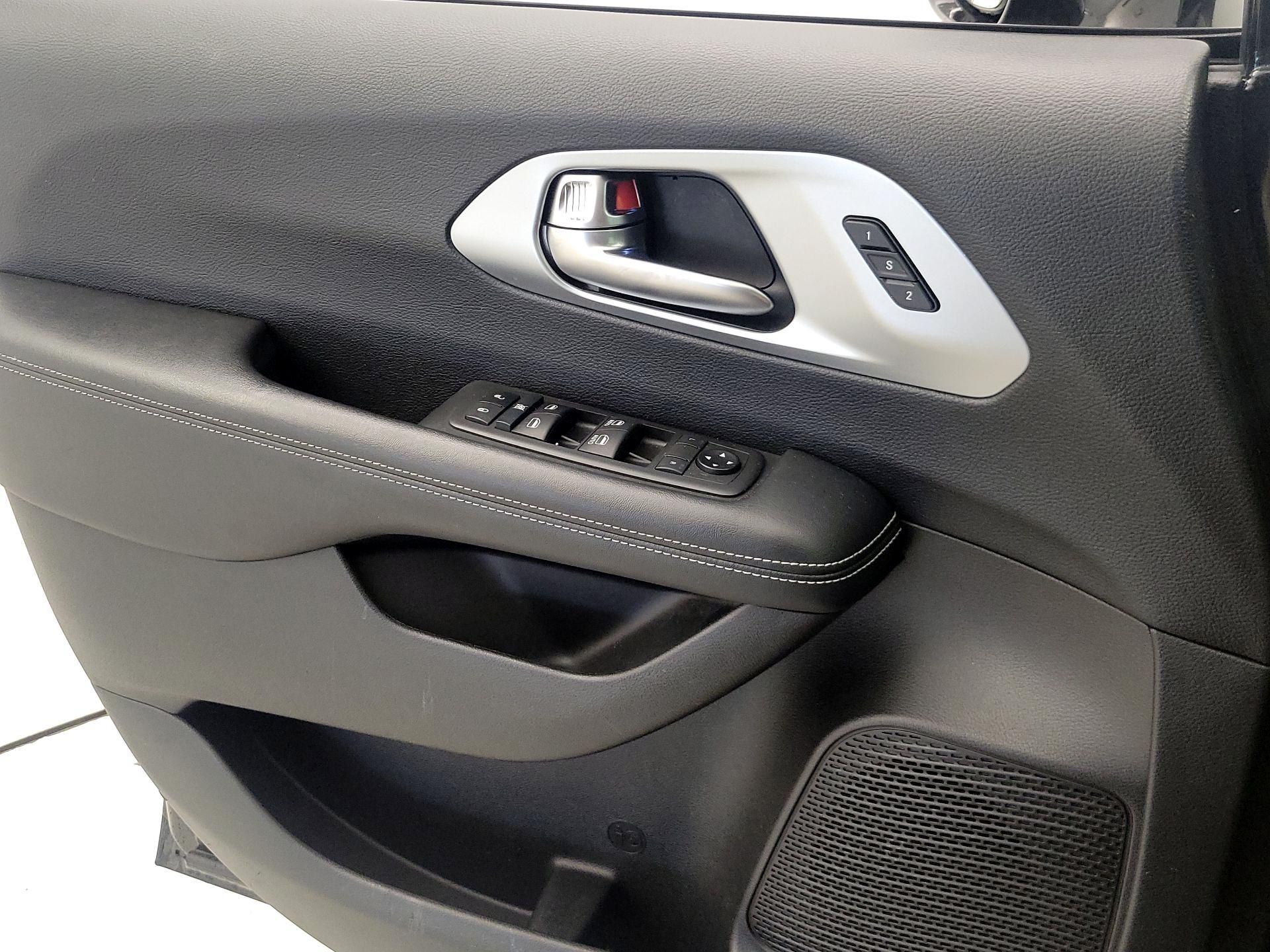 Thumbnail: 2021 Chrysler Pacifica - 12