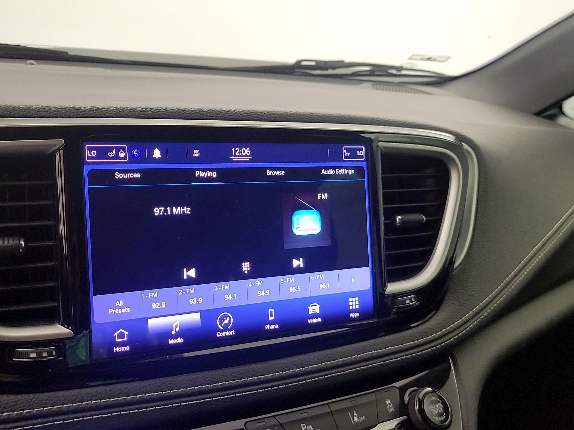 Thumbnail: 2021 Chrysler Pacifica - 15
