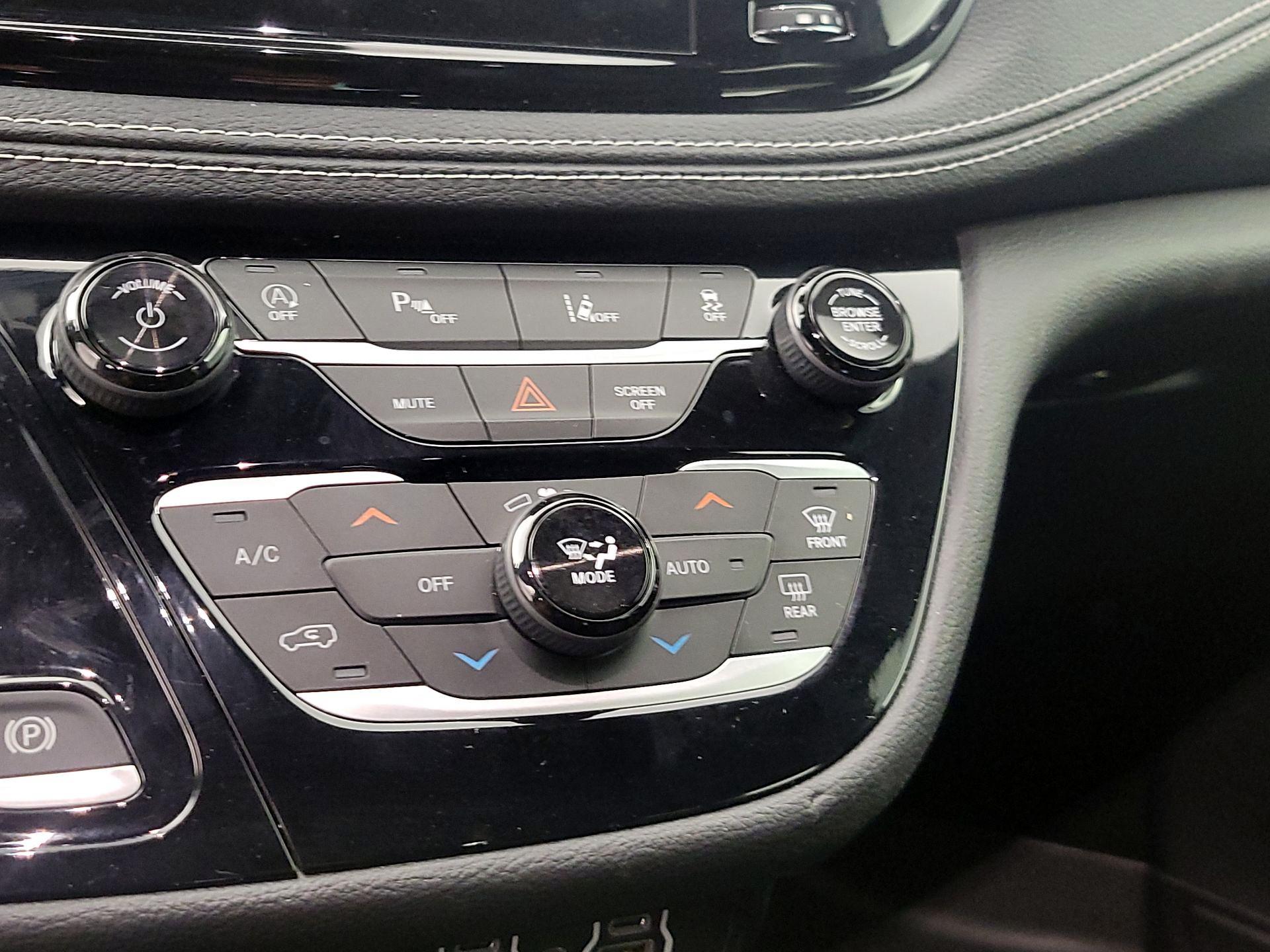 Thumbnail: 2021 Chrysler Pacifica - 16